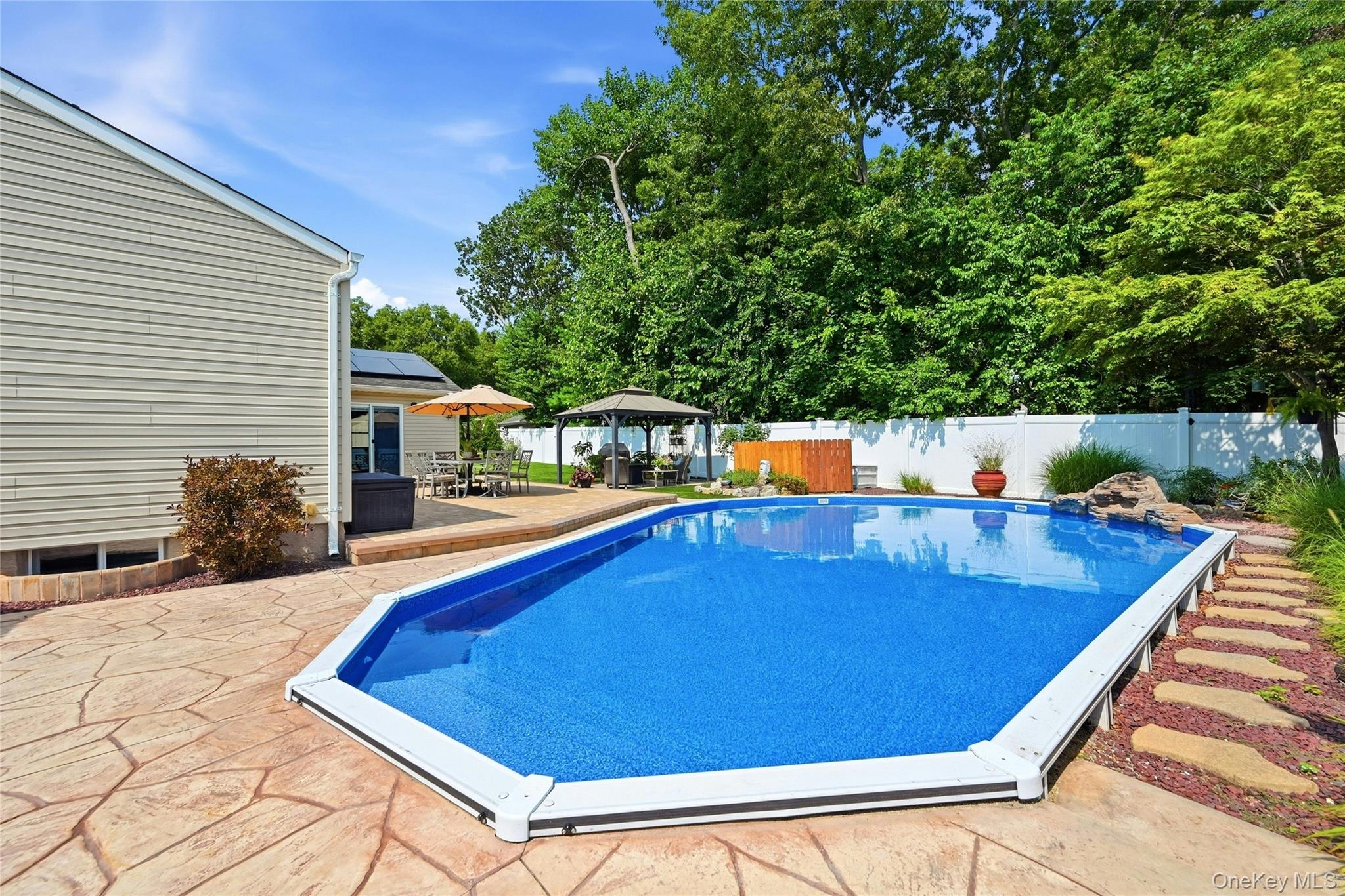  139 N Summit Avenue, Patchogue, NY, 11772 - 物件實景