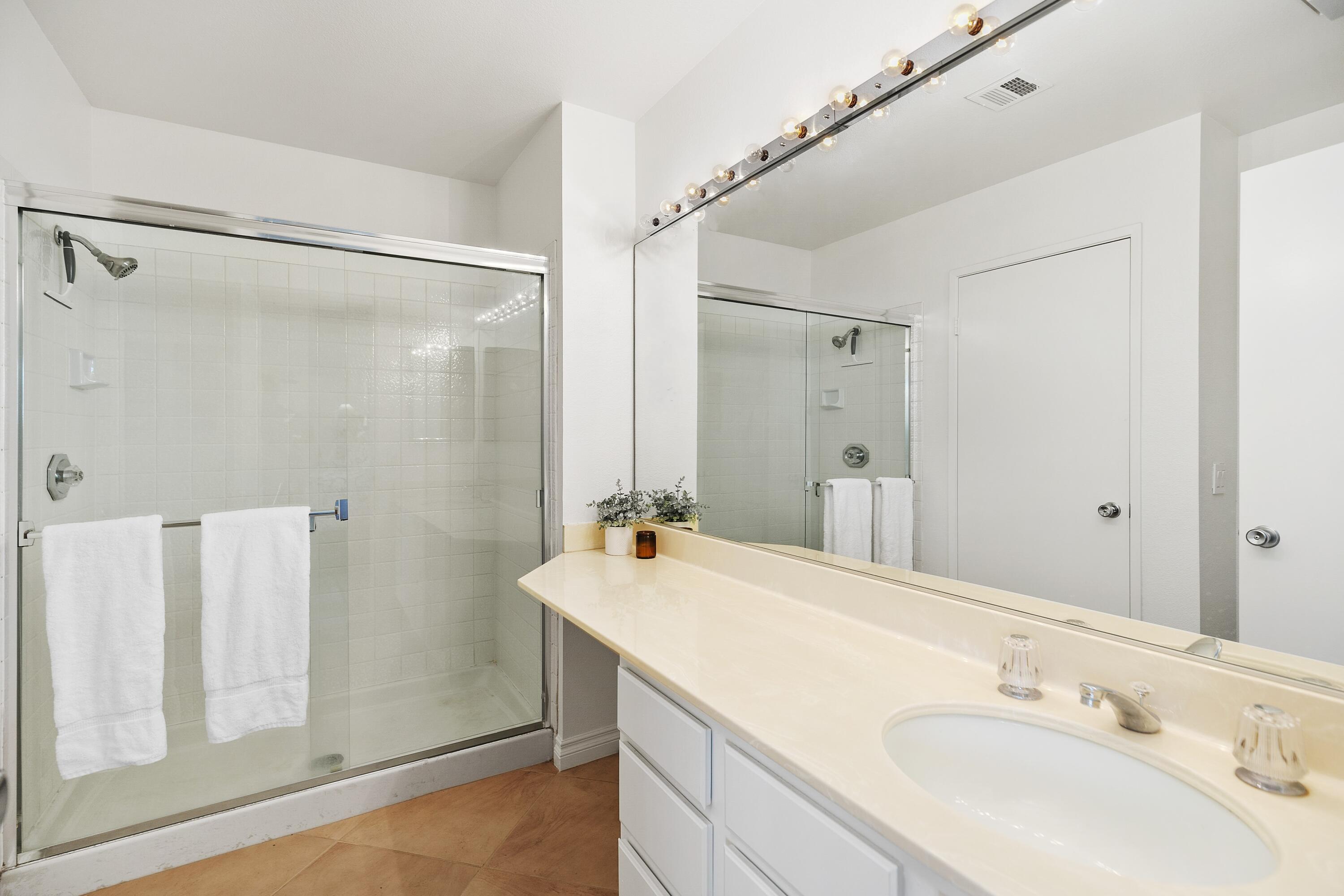 Palm Desert, California, 92211, United States, 2 Bedrooms Bedrooms, ,2 BathroomsBathrooms,Residential,For Sale,1938560