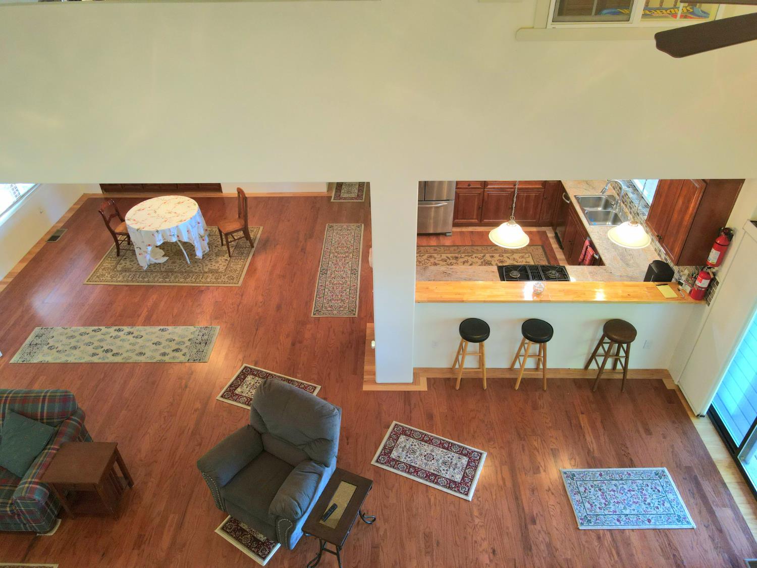 Yosemite West, California, 95389, United States, 5 Bedrooms Bedrooms, ,4 BathroomsBathrooms,Residential,For Sale,2005695