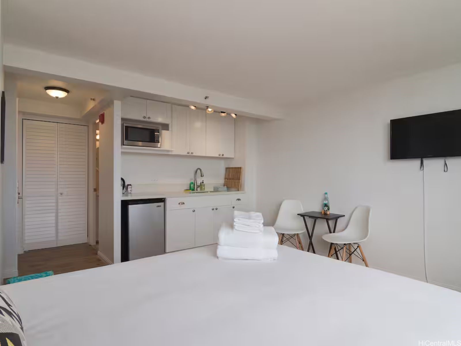 Honolulu, Hawaii, 96815, United States, 1 Bedroom Bedrooms, ,2 BathroomsBathrooms,Residential,For Sale,1898628