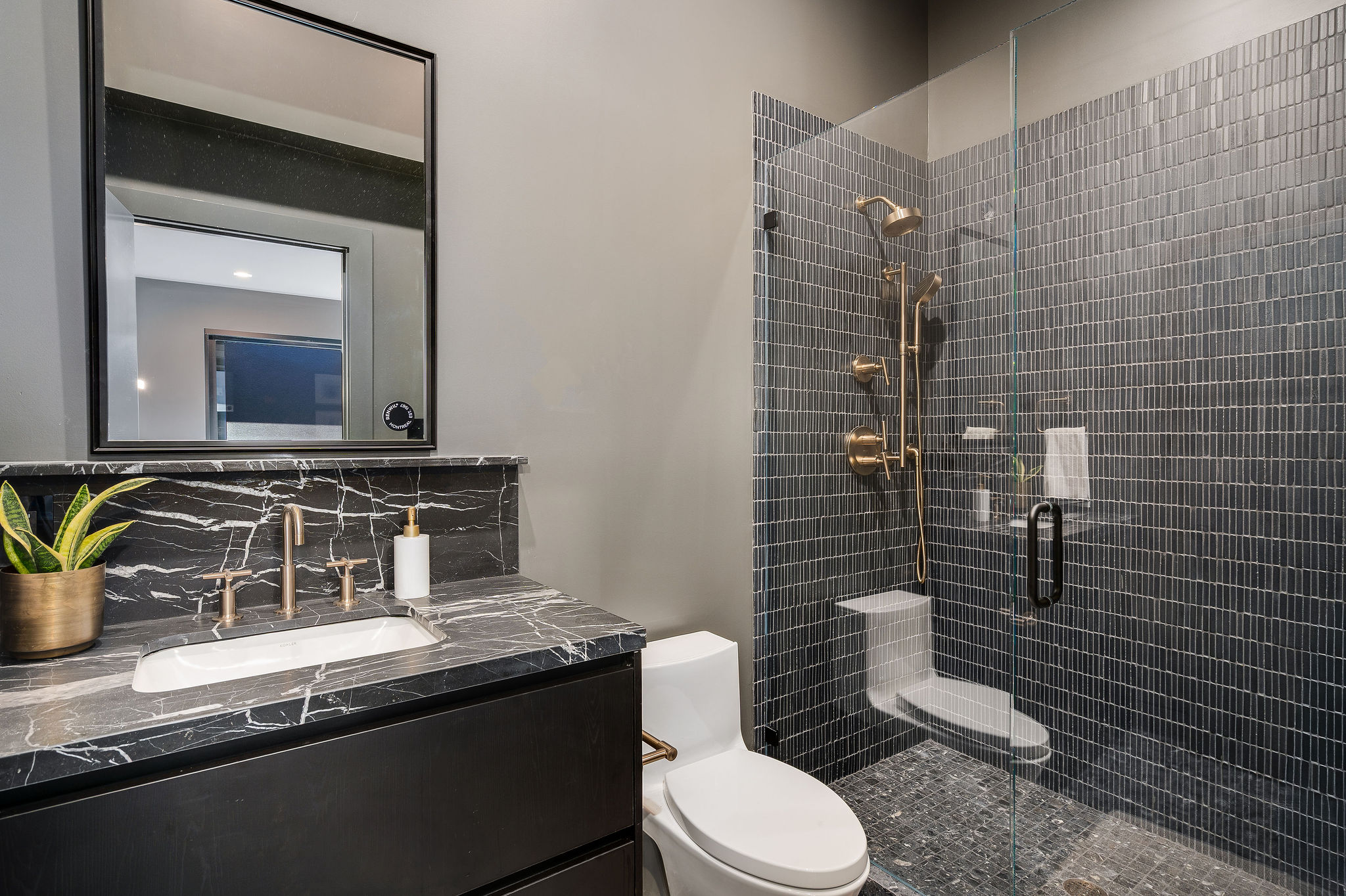  5645 Bacon Road - 物件實景