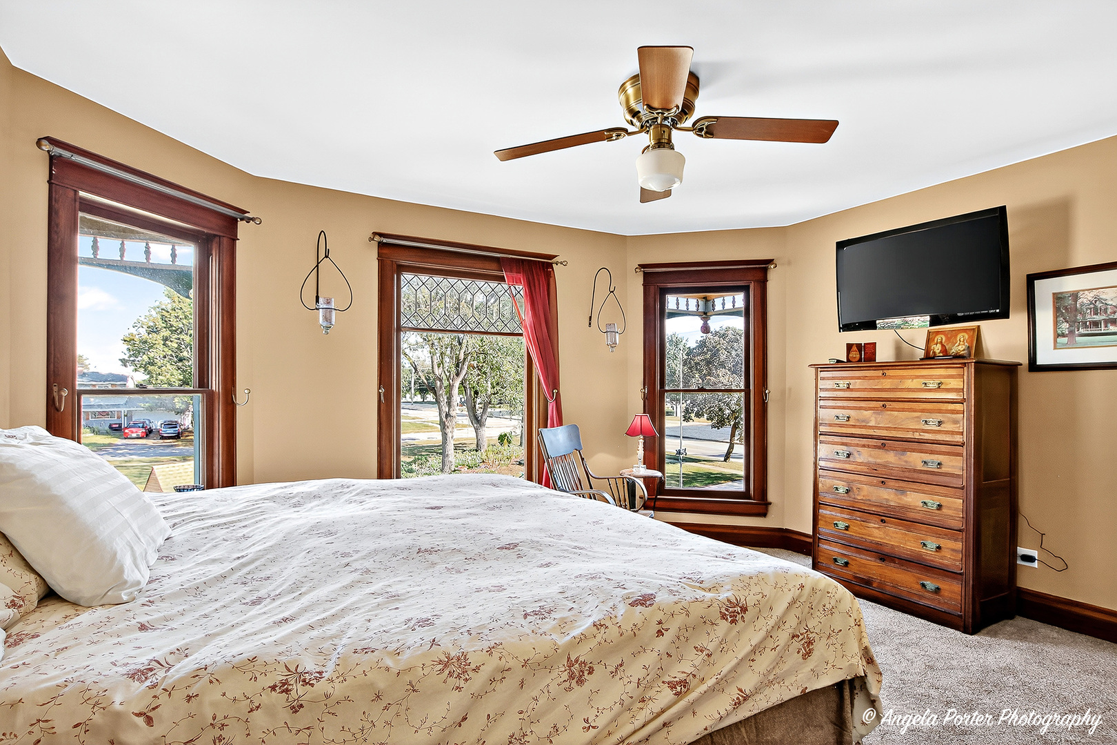 Crystal Lake, Illinois, 60014, United States, 4 Bedrooms Bedrooms, ,2 BathroomsBathrooms,Residential,For Sale,1982746