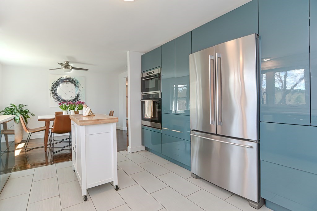 Dedham, Massachusetts, 02026, United States, 3 Bedrooms Bedrooms, ,2 BathroomsBathrooms,Residential,For Sale,1945023