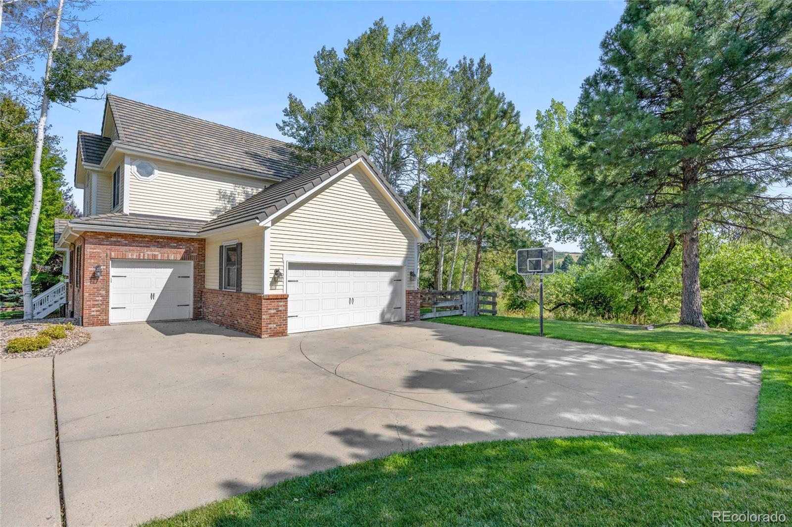 Littleton, Colorado, 80127, United States, 4 Bedrooms Bedrooms, ,4 BathroomsBathrooms,Residential,For Sale,1940937