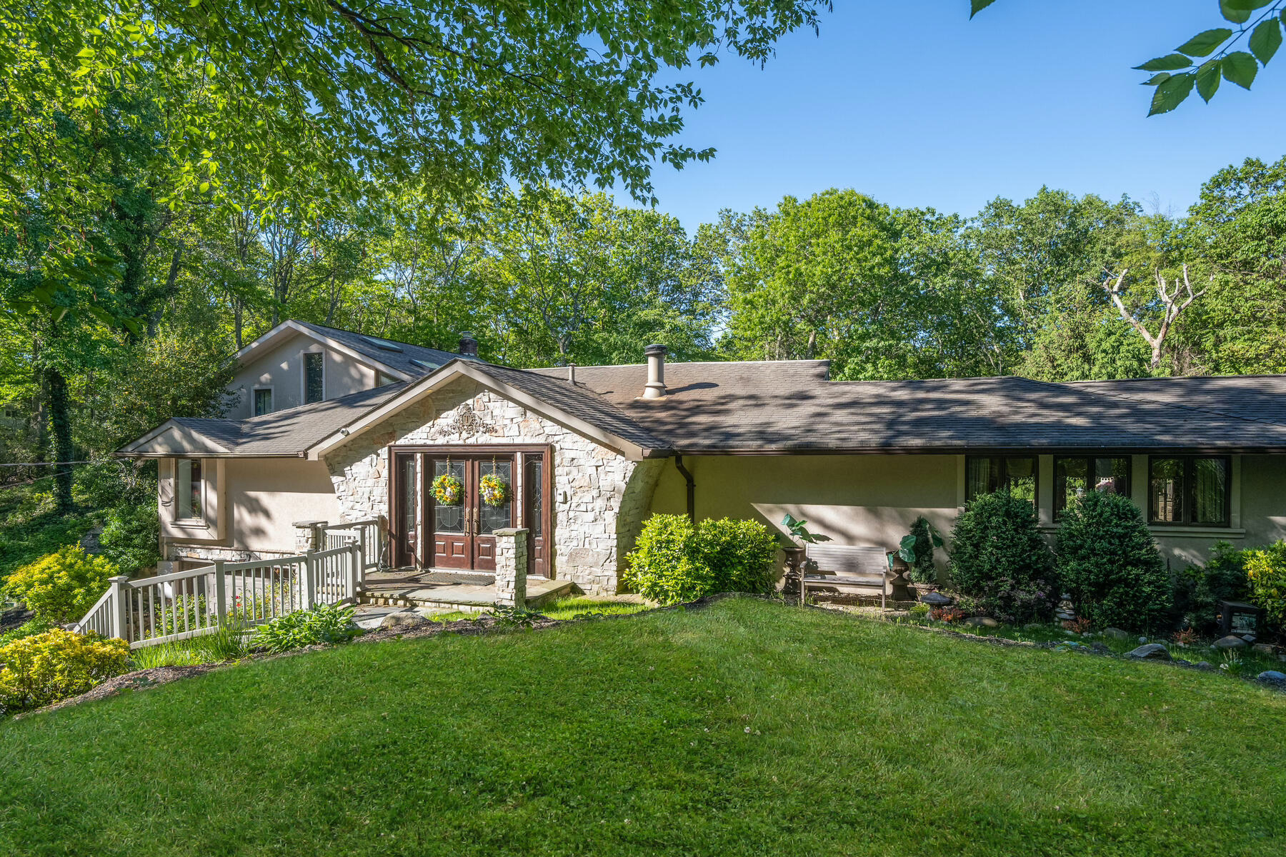  121 Laurel Lane, Laurel Hollow, NY, 11791 - 物件實景