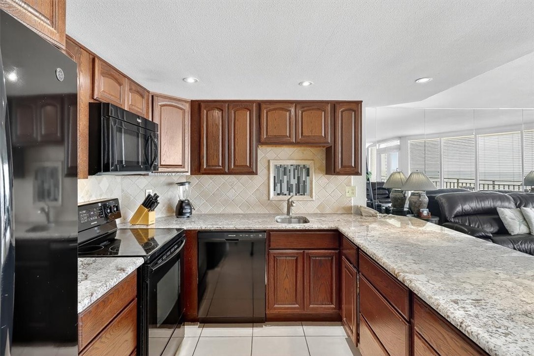 Port Aransas, Texas, 78373, United States, 2 Bedrooms Bedrooms, ,2 BathroomsBathrooms,Residential,For Sale,1906640