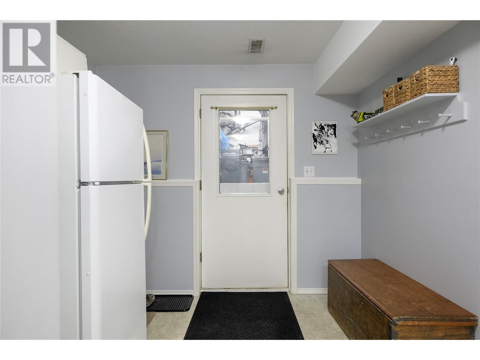 SPALLUMCHEEN, British Columbia, V4Y 0S8, CA, 5 Bedrooms Bedrooms, ,2 BathroomsBathrooms,Residential,For Sale,1950720