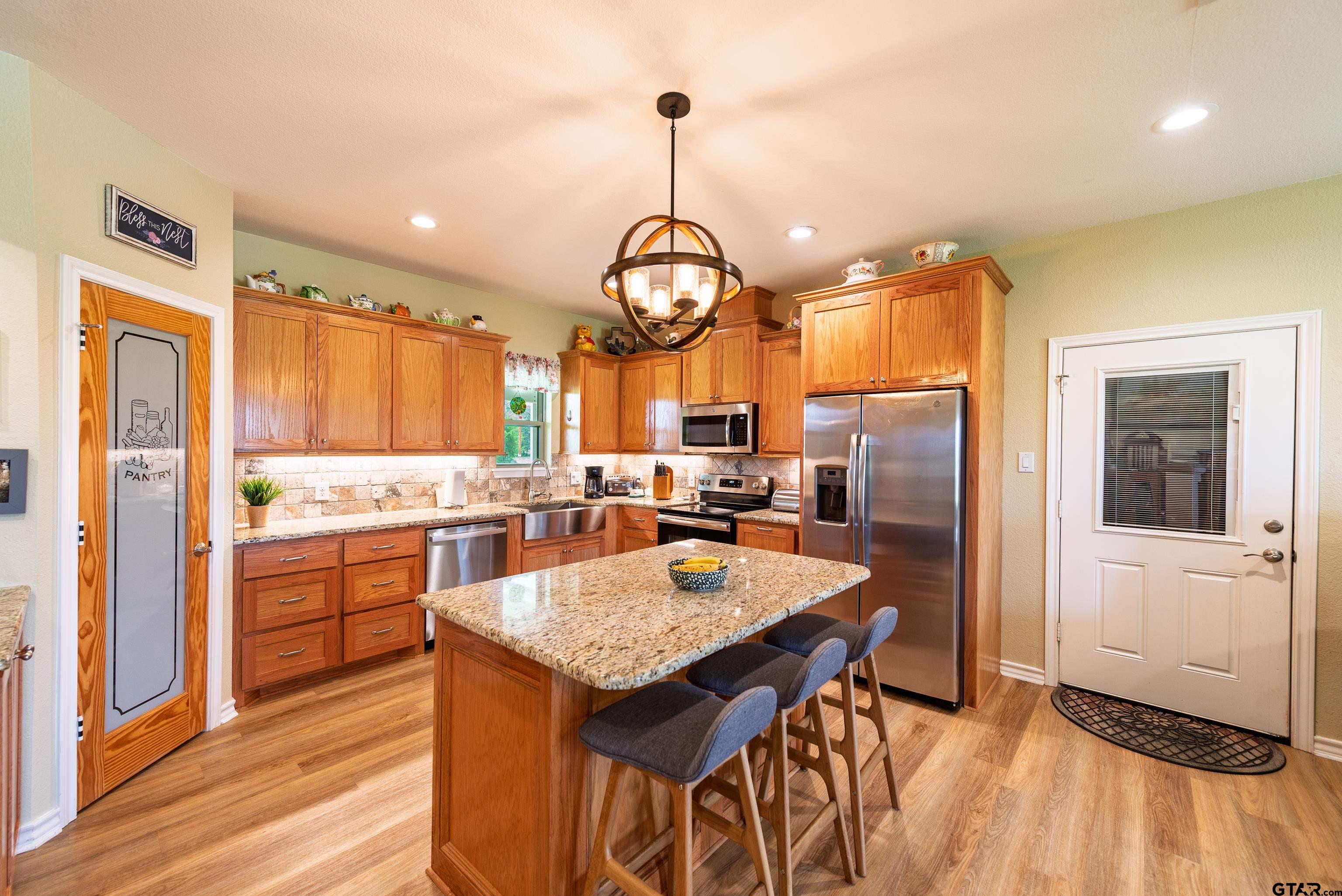 Naples, Texas, 75568, United States, 5 Bedrooms Bedrooms, ,4 BathroomsBathrooms,Residential,For Sale,1895043