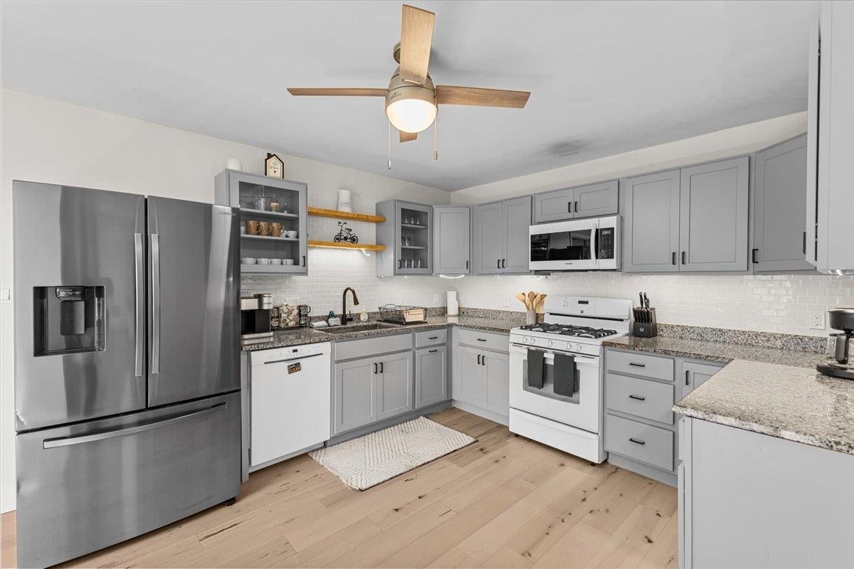 Morristown, Vermont, 05661, United States, 3 Bedrooms Bedrooms, ,1 BathroomBathrooms,Residential,For Sale,1917533
