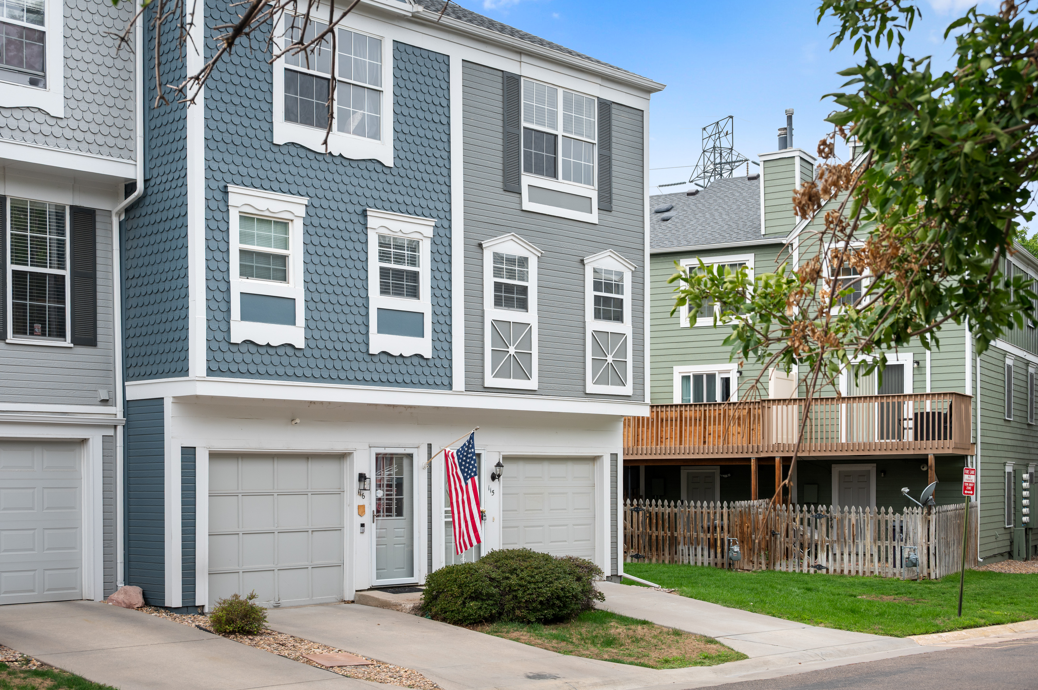  End Unit Townhome in Granville West - 物件實景