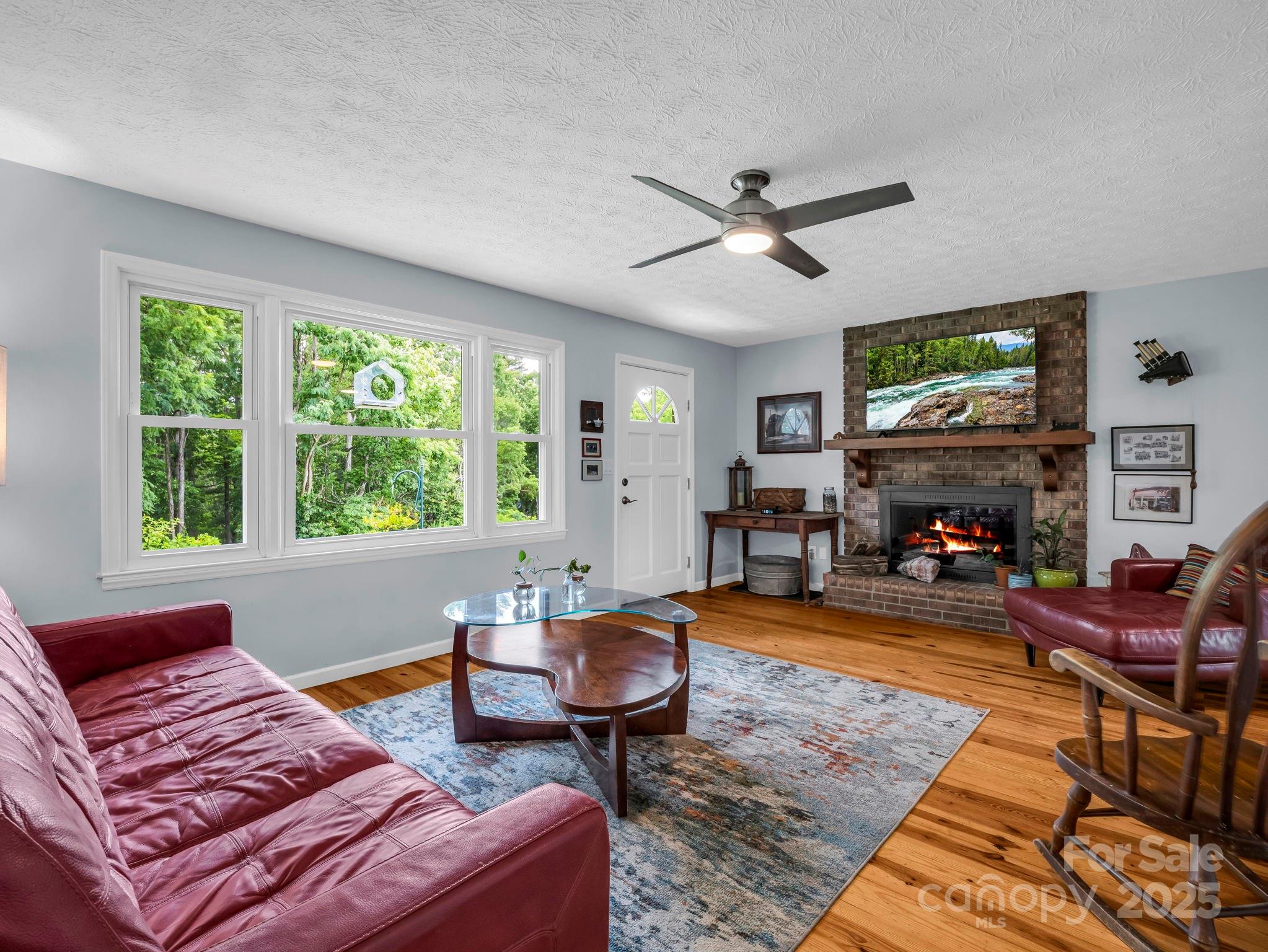 Saluda, North Carolina, 28773, United States, 4 Bedrooms Bedrooms, ,2 BathroomsBathrooms,Residential,For Sale,1978089