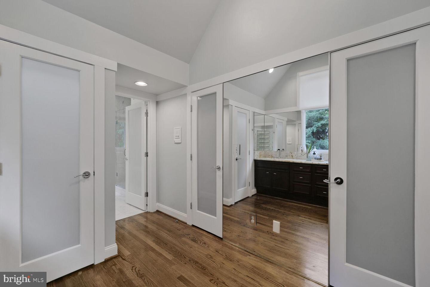 Washington, District of Columbia, 20016, United States, 5 Bedrooms Bedrooms, ,6 BathroomsBathrooms,Residential,For Sale,1896889