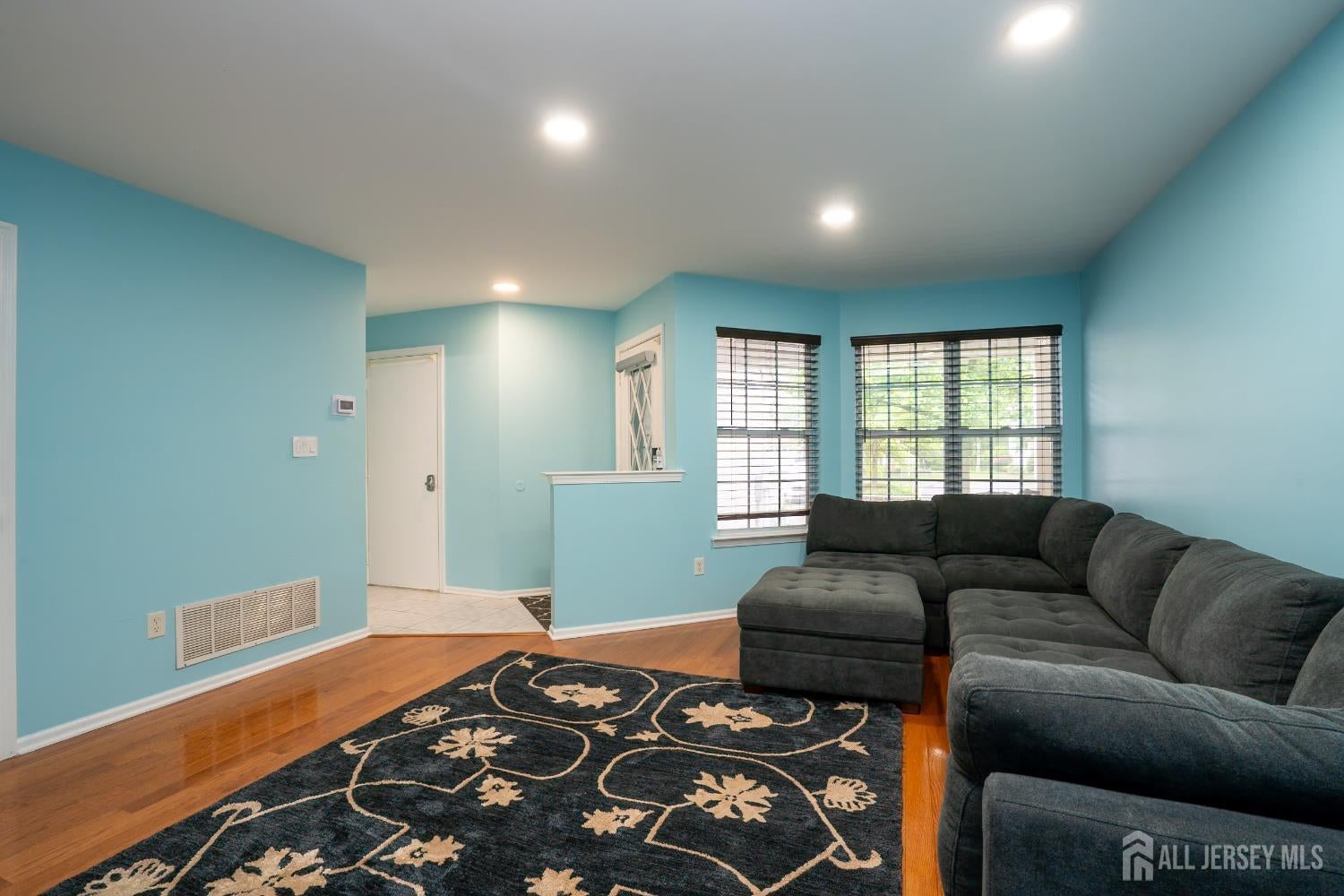 North Brunswick, New Jersey, 08902, United States, 3 Bedrooms Bedrooms, ,3 BathroomsBathrooms,Residential,For Sale,1982404