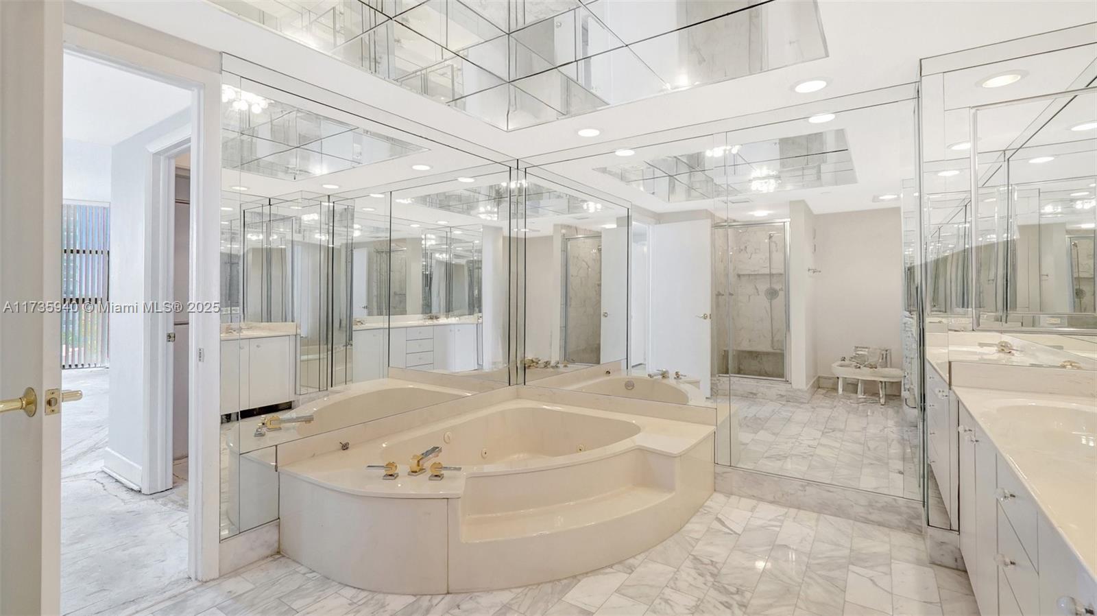 Aventura, Florida, 33180, United States, 3 Bedrooms Bedrooms, ,3 BathroomsBathrooms,Residential,For Sale,1696831