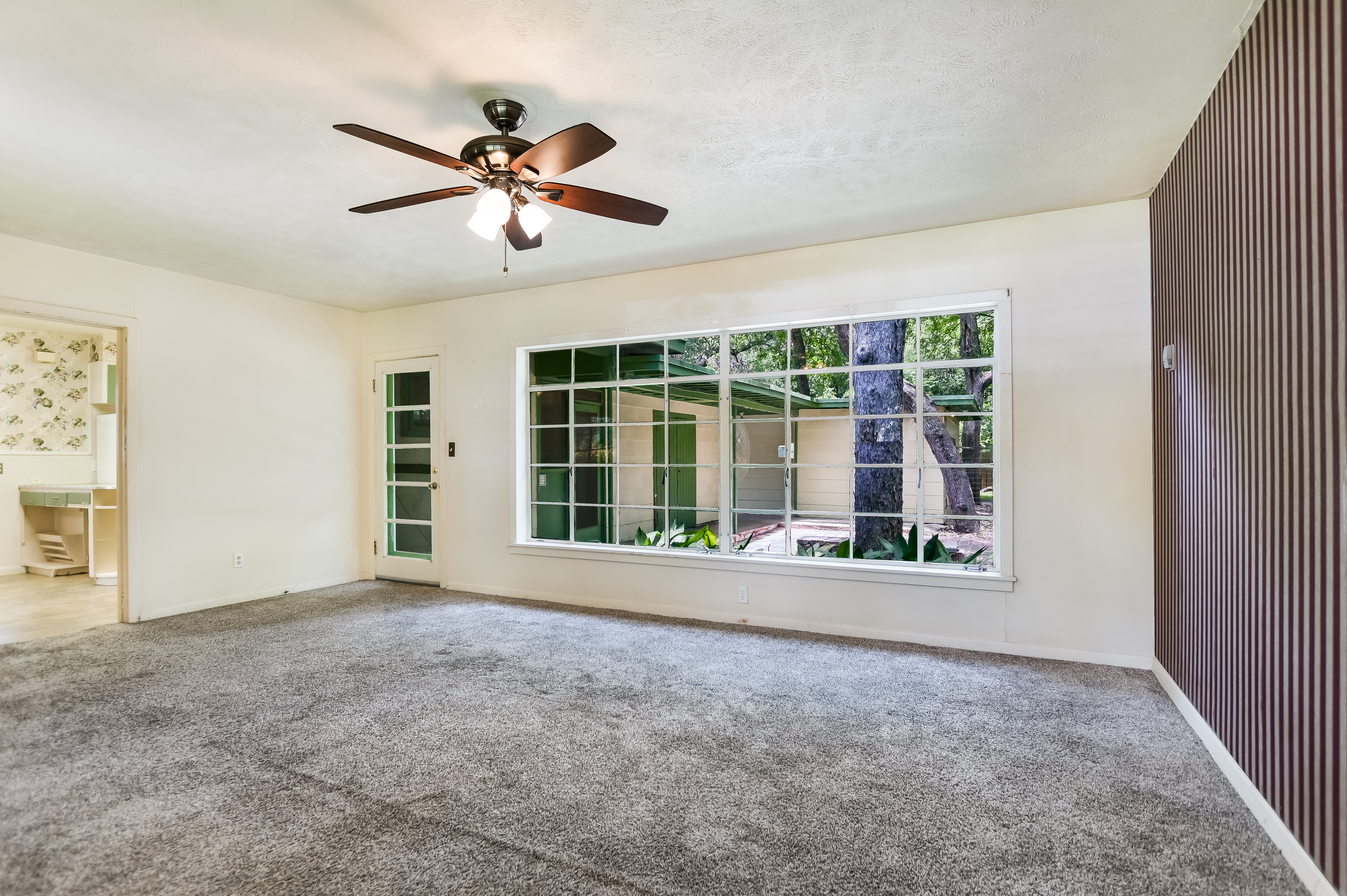  JUST LISTED in Tarrytown - 物件實景