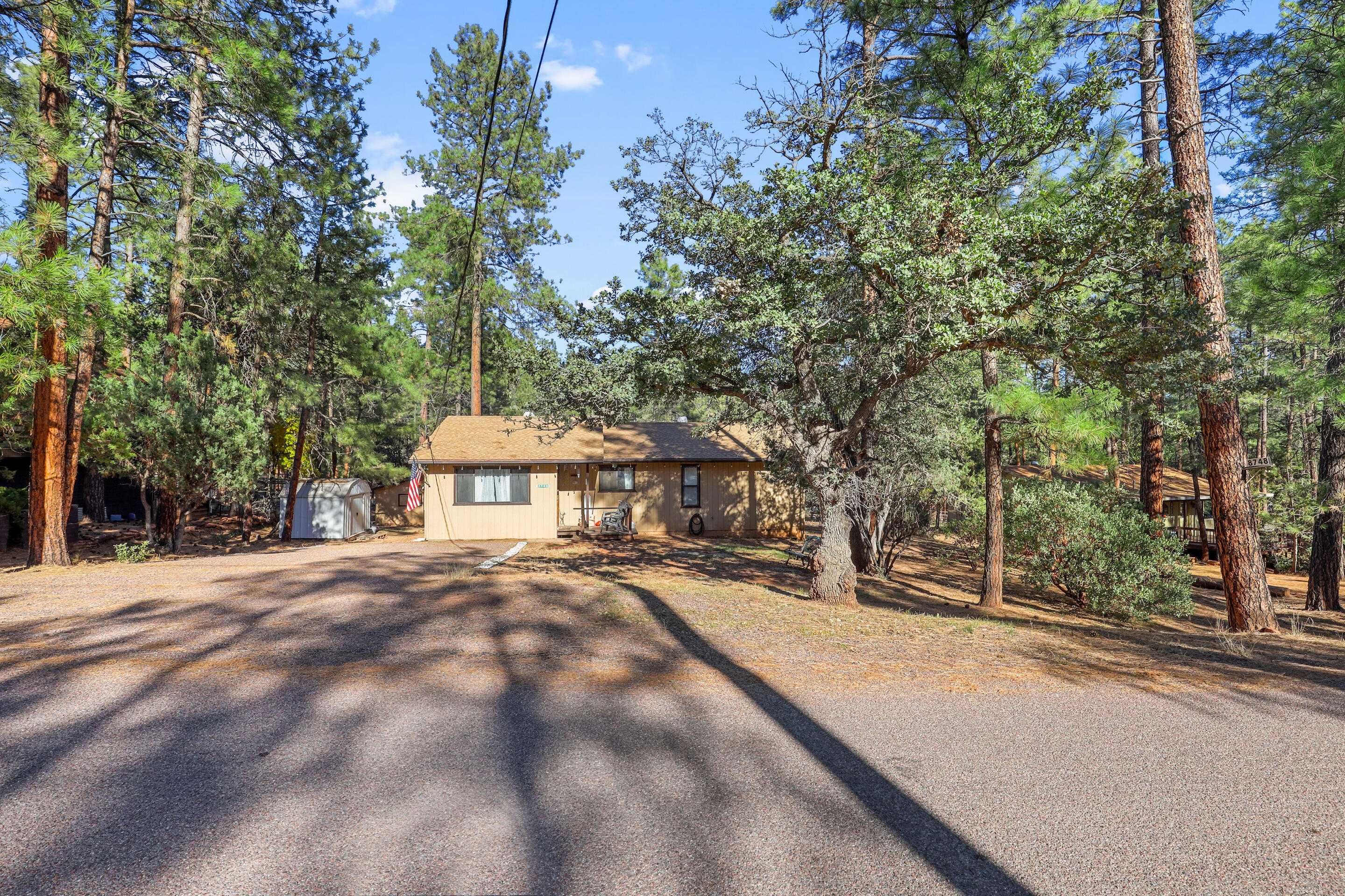 Dans Hwy, Pine, AZ 85544