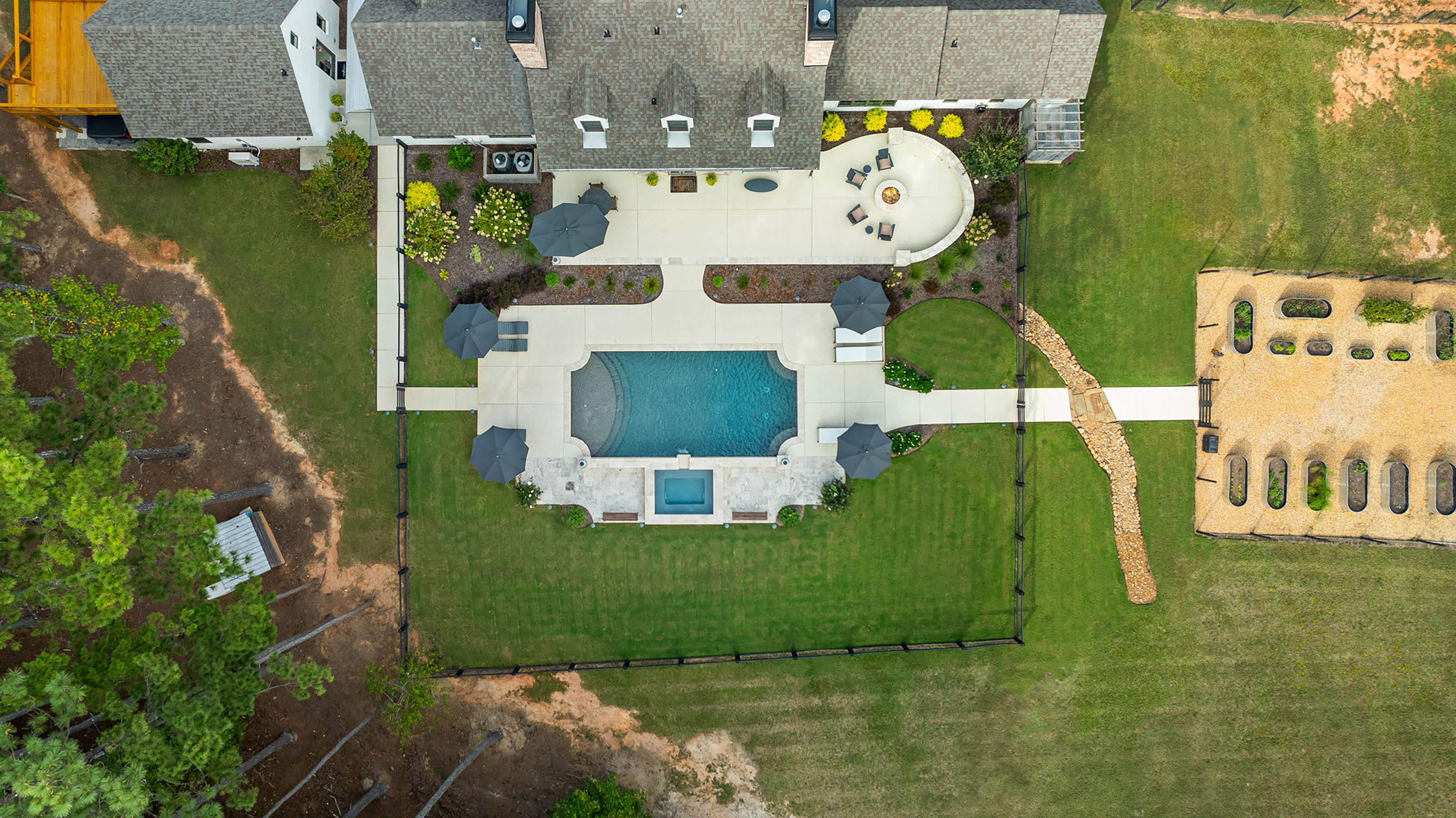  Live a Life of Balance, Privacy and Distinction on 22 ± Acres - 物件實景
