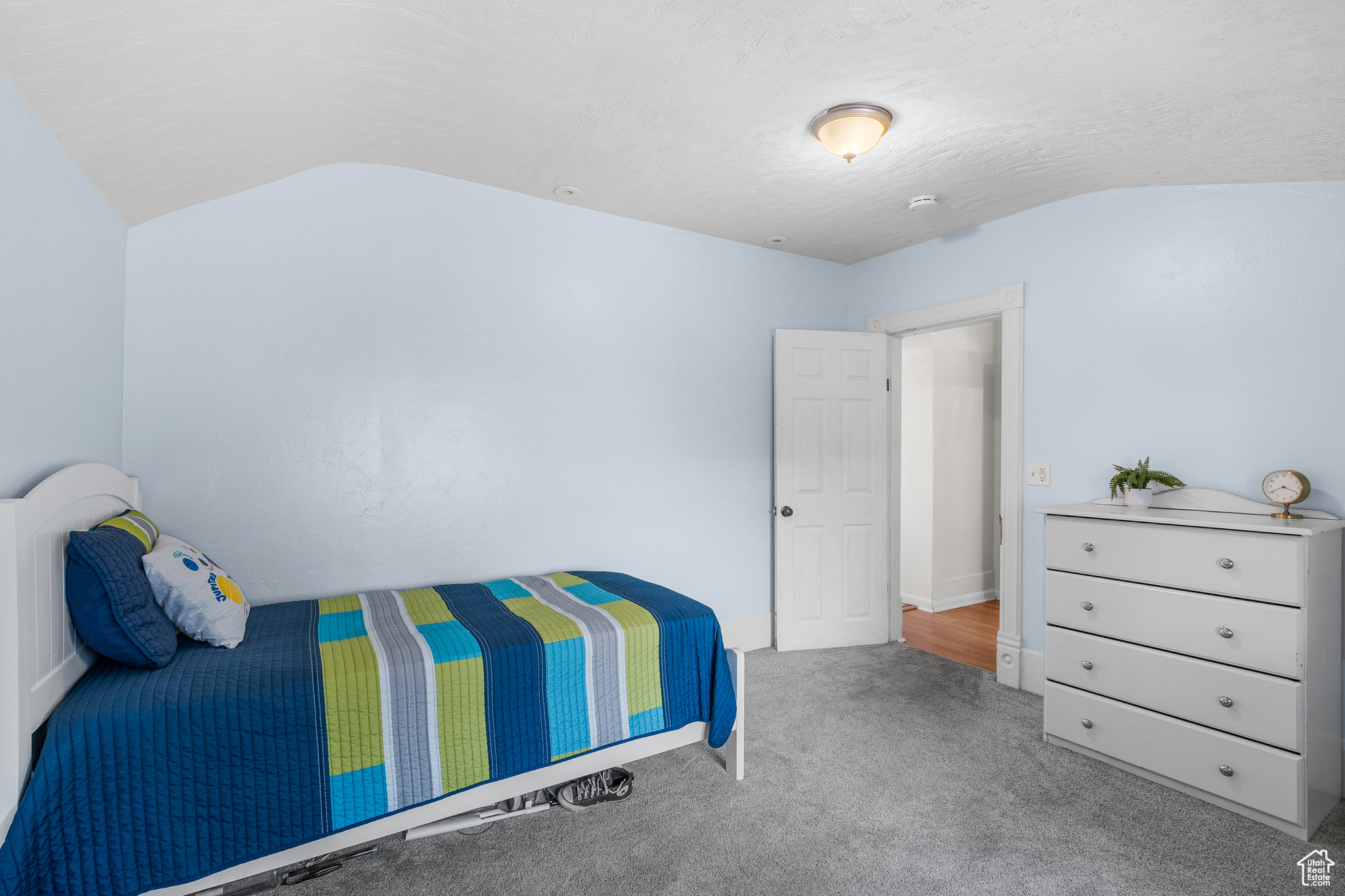 Farmington, Utah, 84025, United States, 4 Bedrooms Bedrooms, ,2 BathroomsBathrooms,Residential,For Sale,1866818