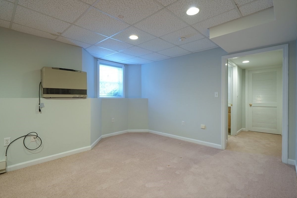 Milford, Massachusetts, 01757, United States, 2 Bedrooms Bedrooms, ,2 BathroomsBathrooms,Residential,For Sale,1982963