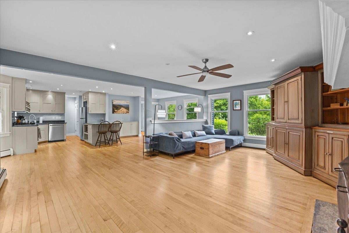 Stowe, Vermont, 05672, United States, 6 Bedrooms Bedrooms, ,4 BathroomsBathrooms,Residential,For Sale,1840743