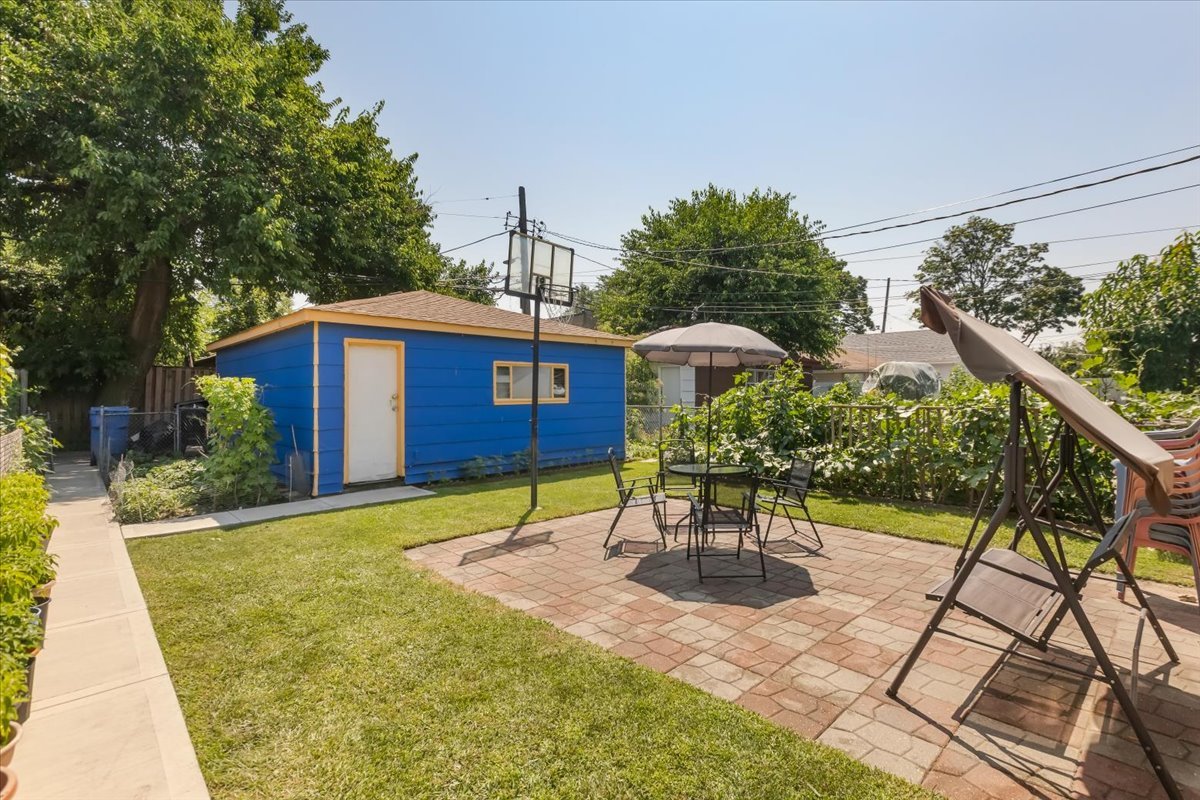 Chicago, Illinois, 60645, United States, 3 Bedrooms Bedrooms, ,3 BathroomsBathrooms,Residential,For Sale,1976245