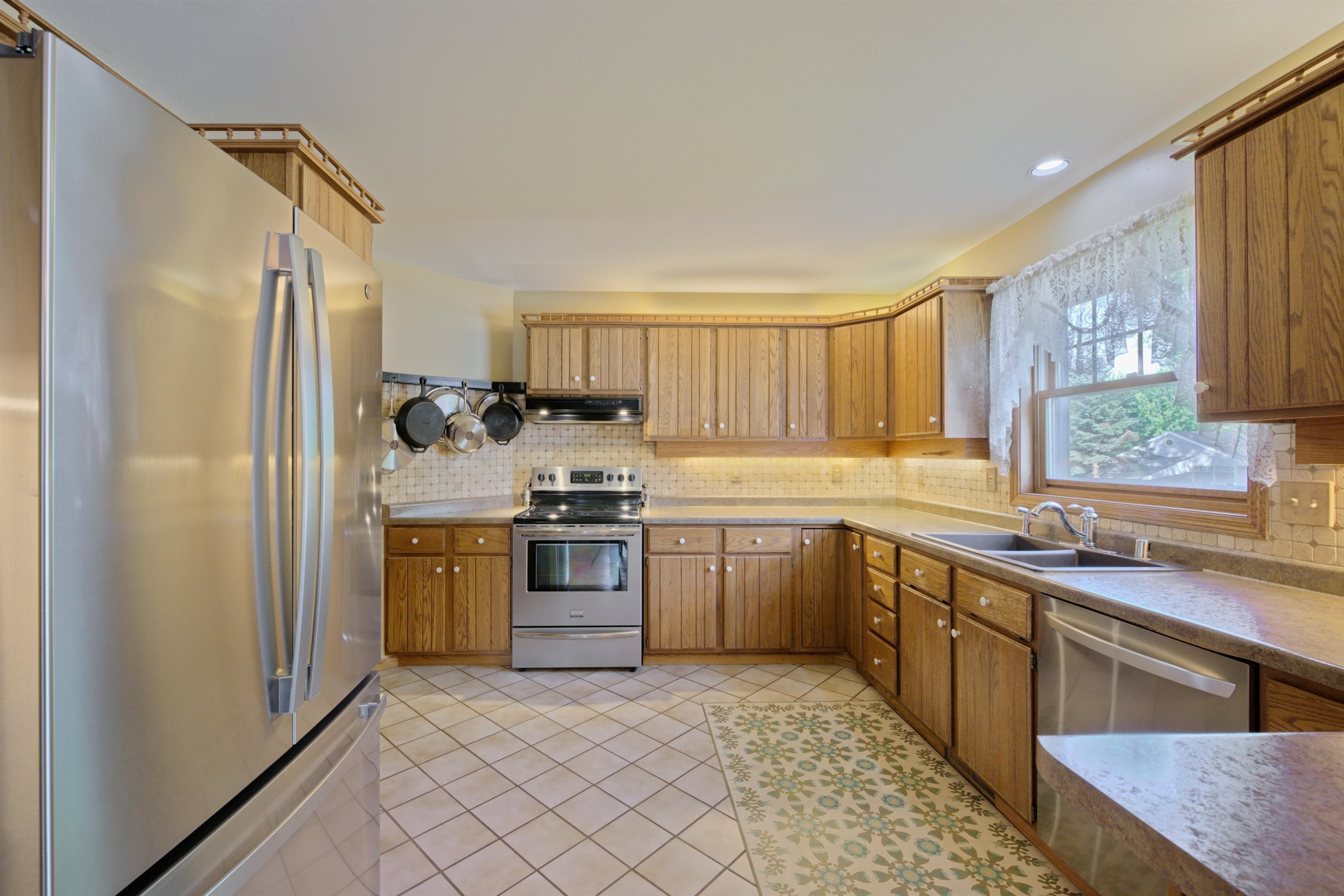 Rio, Wisconsin, 53960, United States, 3 Bedrooms Bedrooms, ,3 BathroomsBathrooms,Residential,For Sale,1976824