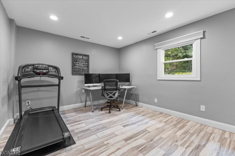 Berkeley Heights, New Jersey, 07922, United States, 4 Bedrooms Bedrooms, ,3 BathroomsBathrooms,Residential,For Sale,1931712