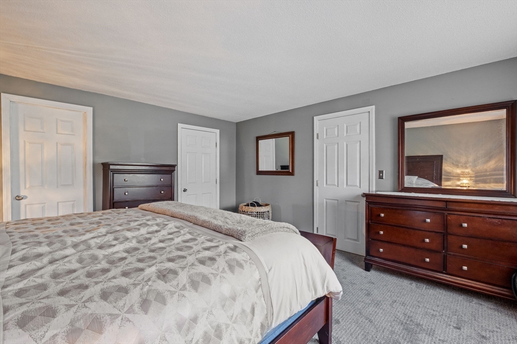 Derry, New Hampshire, 03038, United States, 3 Bedrooms Bedrooms, ,3 BathroomsBathrooms,Residential,For Sale,1928309