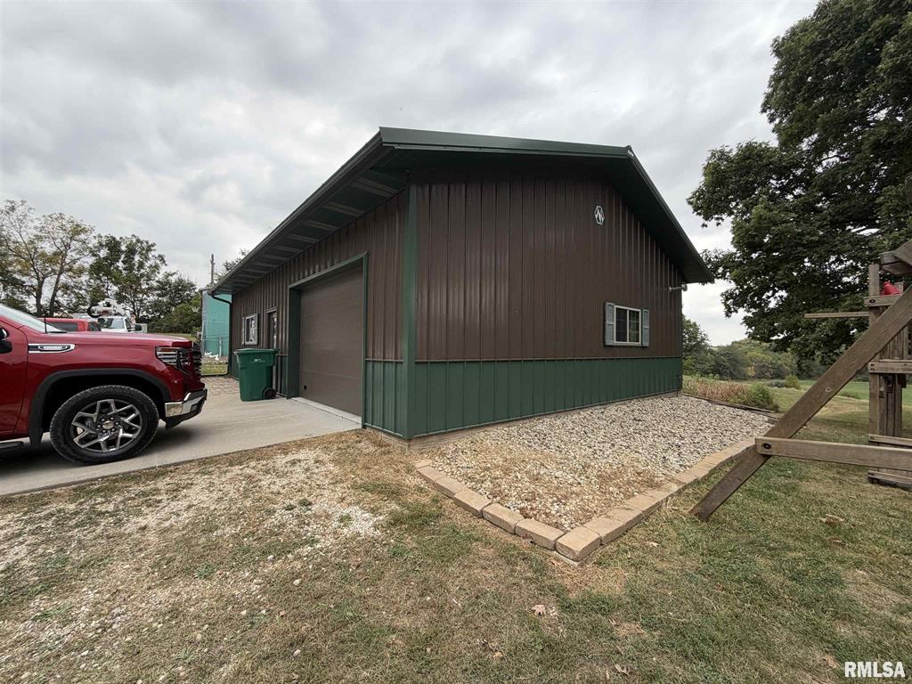 Abingdon, Illinois, 61410, United States, 3 Bedrooms Bedrooms, ,2 BathroomsBathrooms,Residential,For Sale,1976226