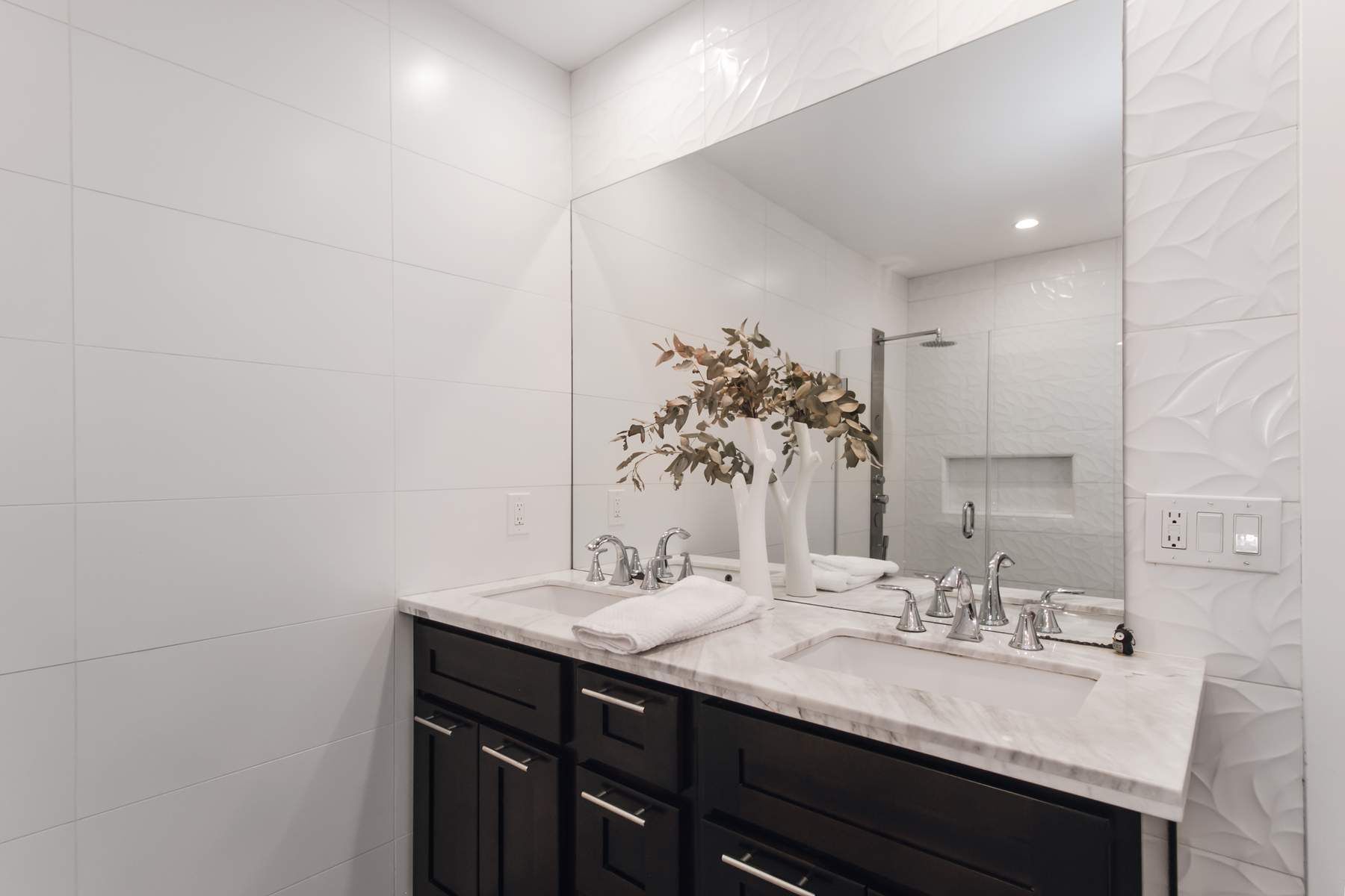  3200 Wrightwood Dr - 物件實景