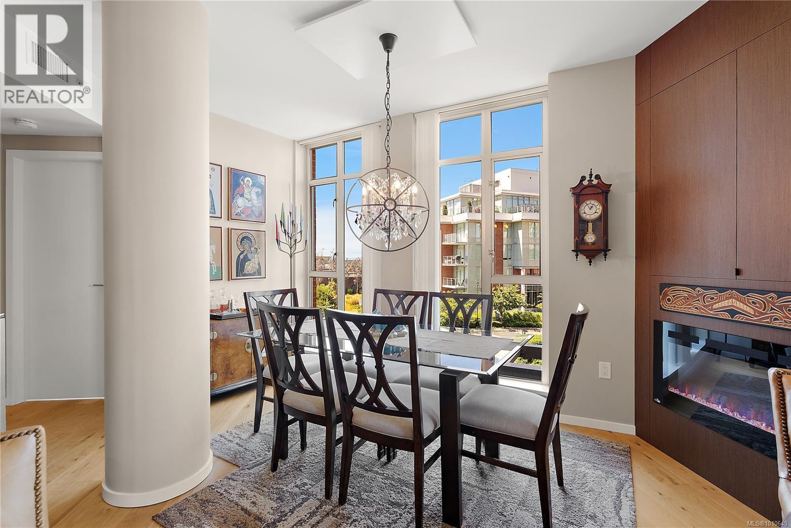 VICTORIA, British Columbia, V9A 0A1, CA, 2 Bedrooms Bedrooms, ,3 BathroomsBathrooms,Residential,For Sale,1949456