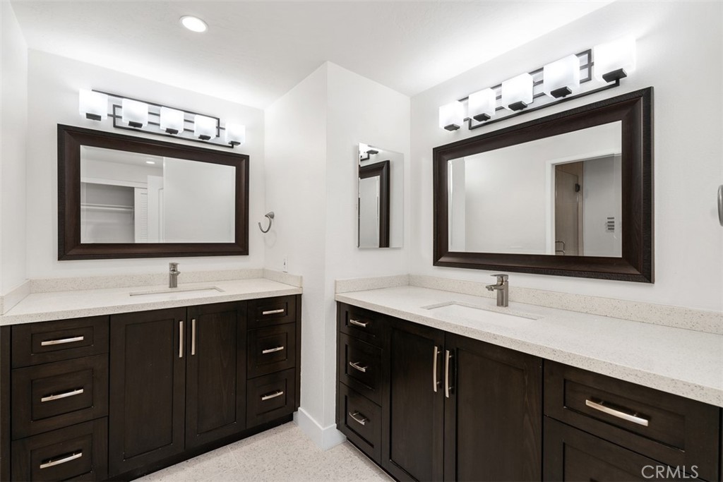 Palm Springs, California, 92264, United States, 2 Bedrooms Bedrooms, ,2 BathroomsBathrooms,Residential,For Sale,1856182