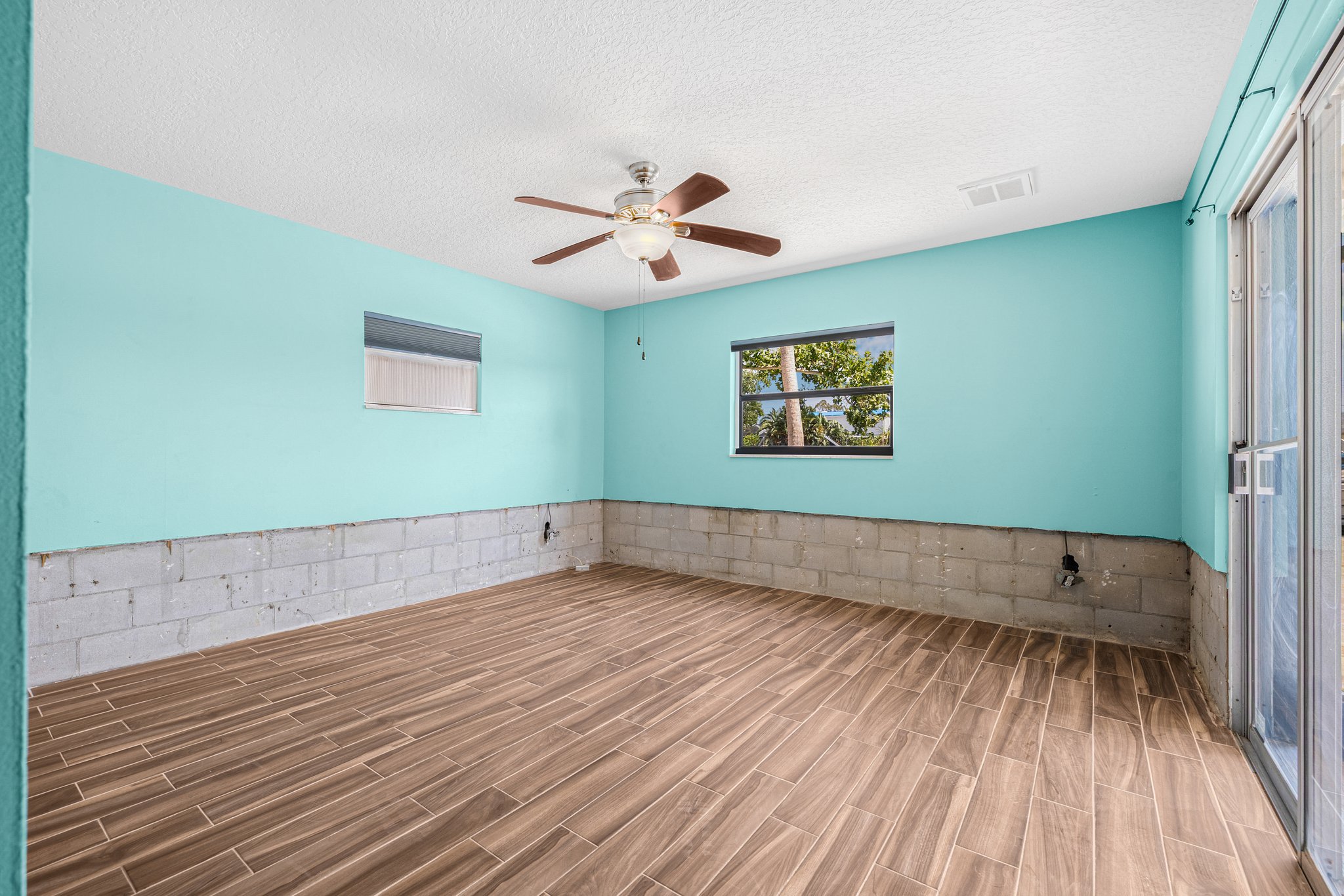 Tampa, Florida, 33615, United States, 4 Bedrooms Bedrooms, ,2 BathroomsBathrooms,Residential,For Sale,1865129