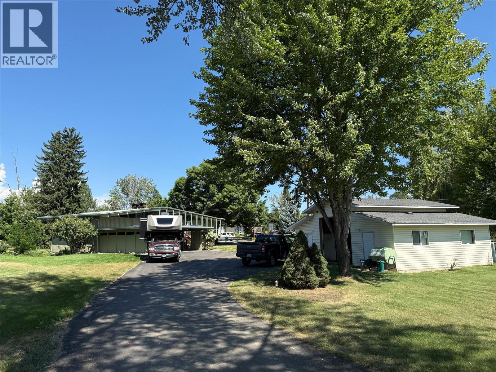 KAMLOOPS, British Columbia, V2H 1M4, CA, 5 Bedrooms Bedrooms, ,2 BathroomsBathrooms,Residential,For Sale,1912088