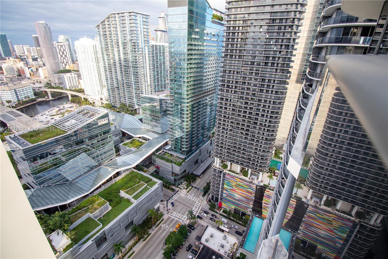 55 SW 9th St Unit 3810, Miami, Florida, 33130, United States, 1 Bedroom Bedrooms, ,2 BathroomsBathrooms,Residential,For Sale,55 SW 9th St Unit 3810,1642010