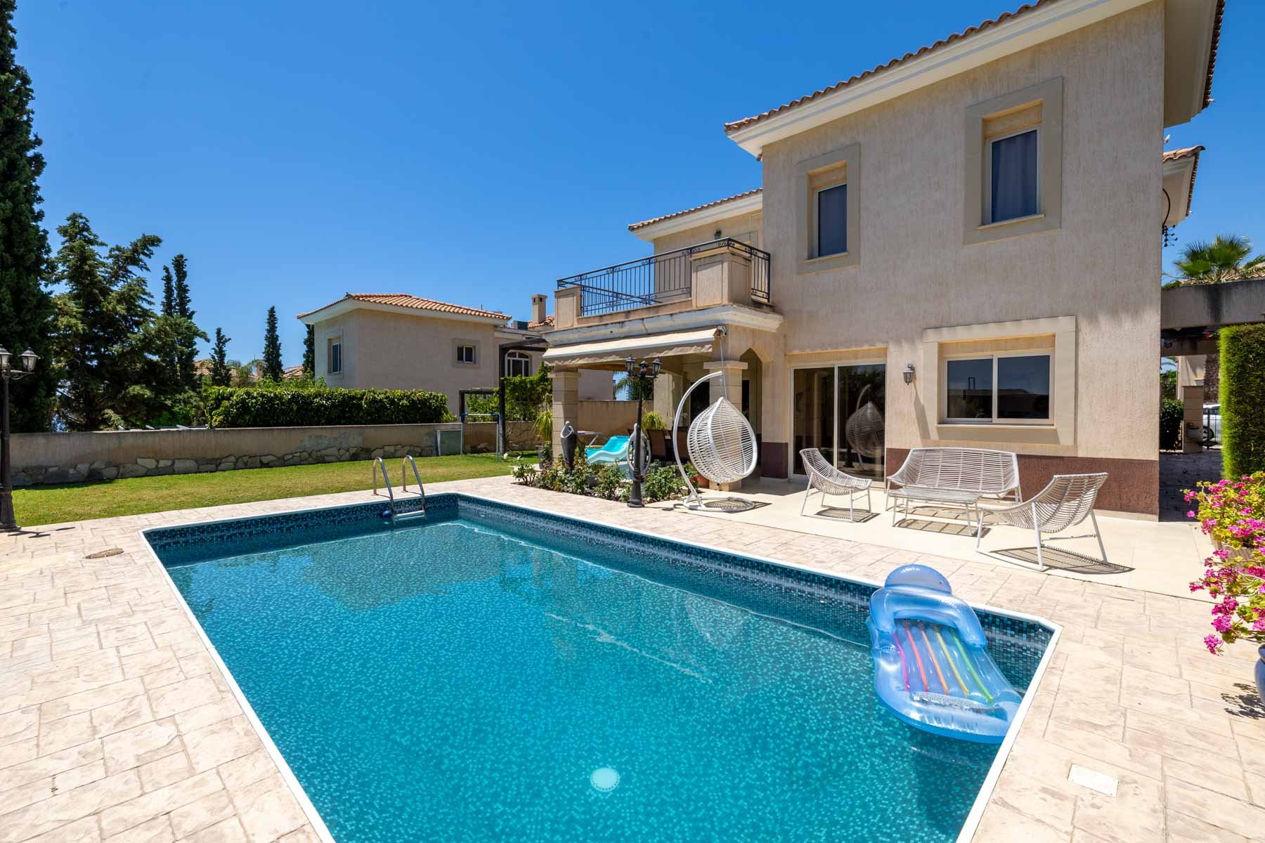  5 Bedroom Villa with Private Pool & Sea Views in Agios Tychonas, Limassol - 物件實景