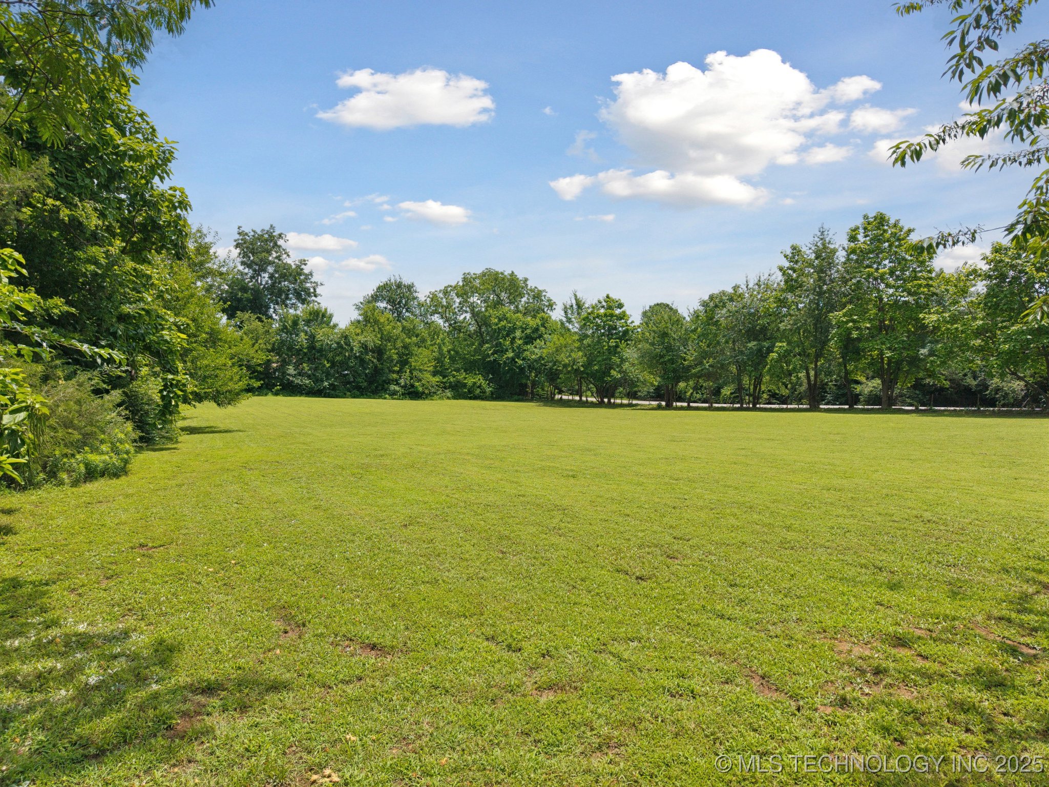Tulsa, Oklahoma, 74132, United States, ,Residential,For Sale,1885174