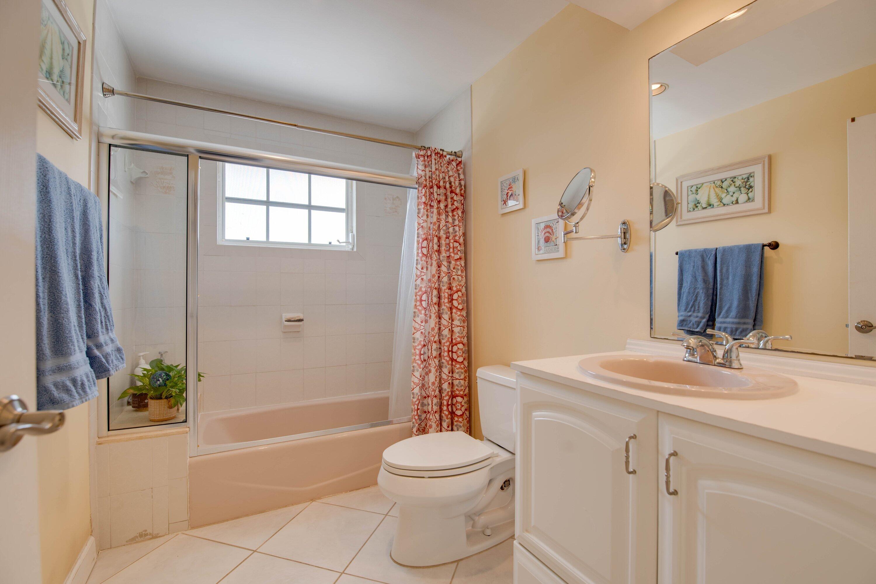 MARATHON, Florida, 33050, United States, 2 Bedrooms Bedrooms, ,2 BathroomsBathrooms,Residential,For Sale,1885329