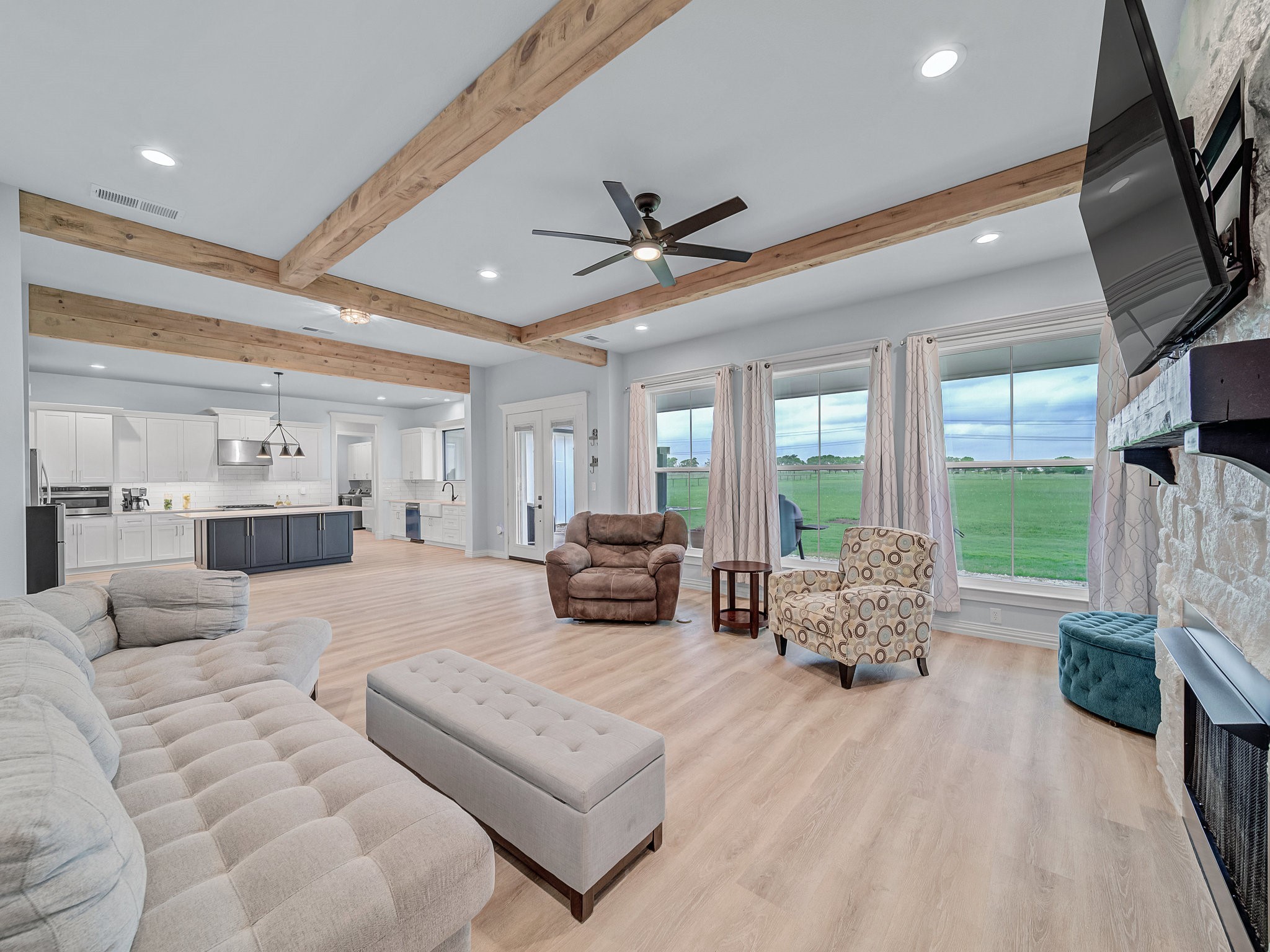 Krum, Texas, 76249, United States, 5 Bedrooms Bedrooms, ,4 BathroomsBathrooms,Residential,For Sale,1795131