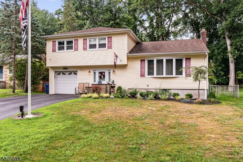 Rockaway Twp., New Jersey, 07866, United States, 3 Bedrooms Bedrooms, ,3 BathroomsBathrooms,Residential,For Sale,1906330