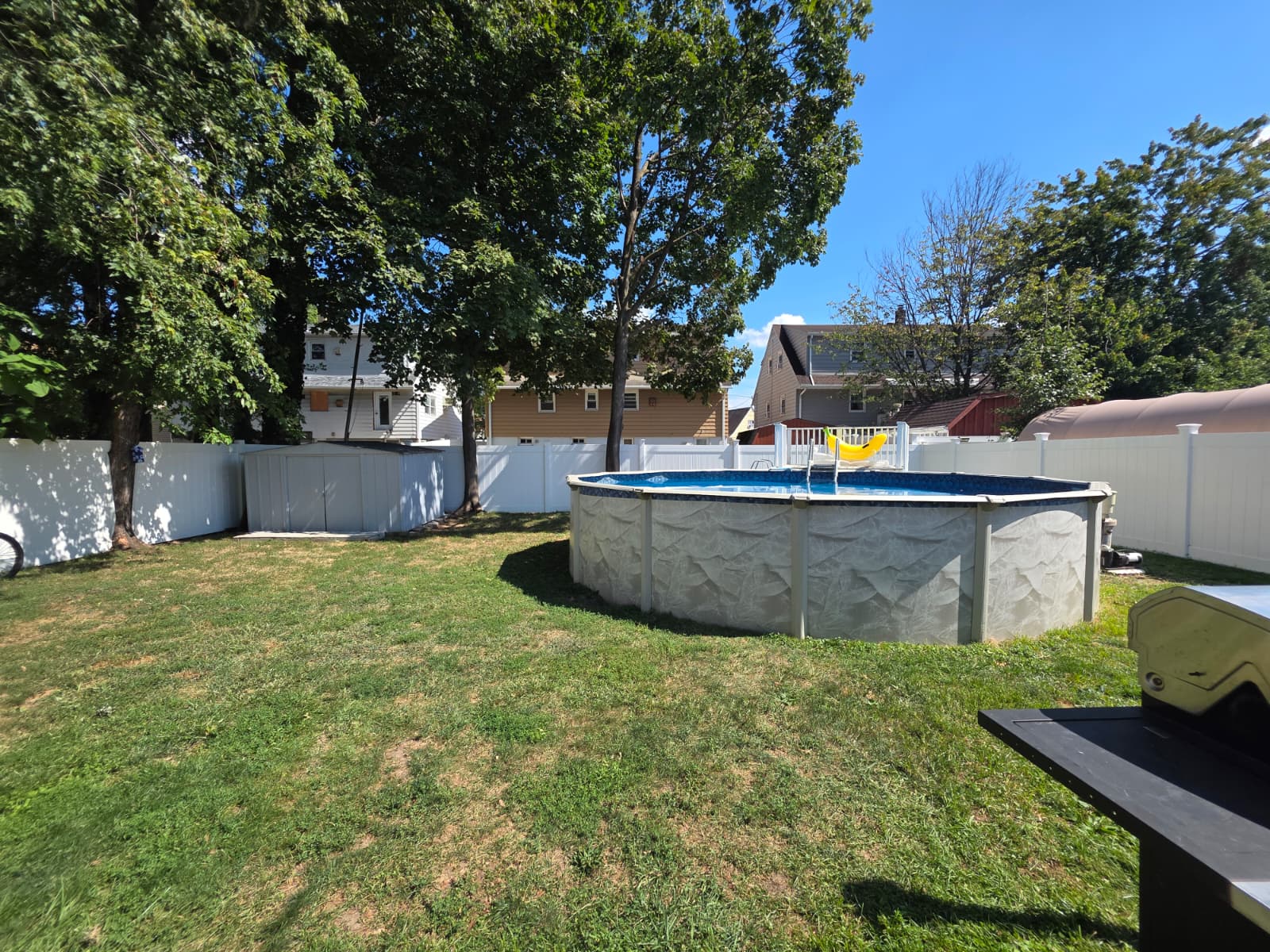 Little Ferry, New Jersey, 07643, United States, 4 Bedrooms Bedrooms, ,2 BathroomsBathrooms,Residential,For Sale,1978073