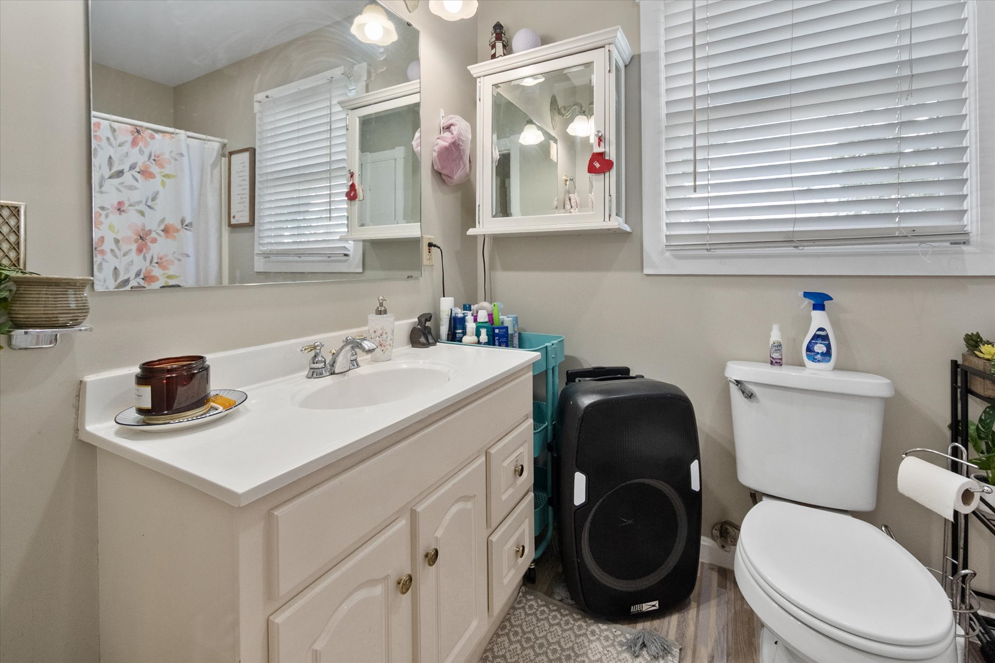 Shelbyville, Kentucky, 40065, United States, 4 Bedrooms Bedrooms, ,3 BathroomsBathrooms,Residential,For Sale,1986481