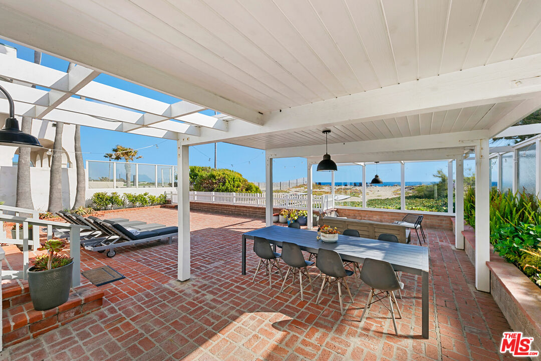 Malibu, California, 90265, United States, 4 Bedrooms Bedrooms, ,4 BathroomsBathrooms,Residential,For Sale,1840661