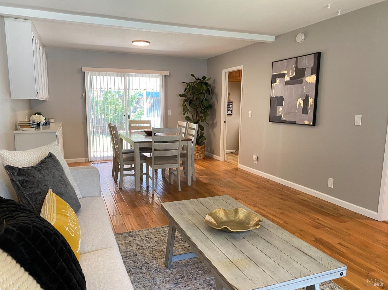 Vacaville, California, 95688, United States, 5 Bedrooms Bedrooms, ,3 BathroomsBathrooms,Residential,For Sale,1911426