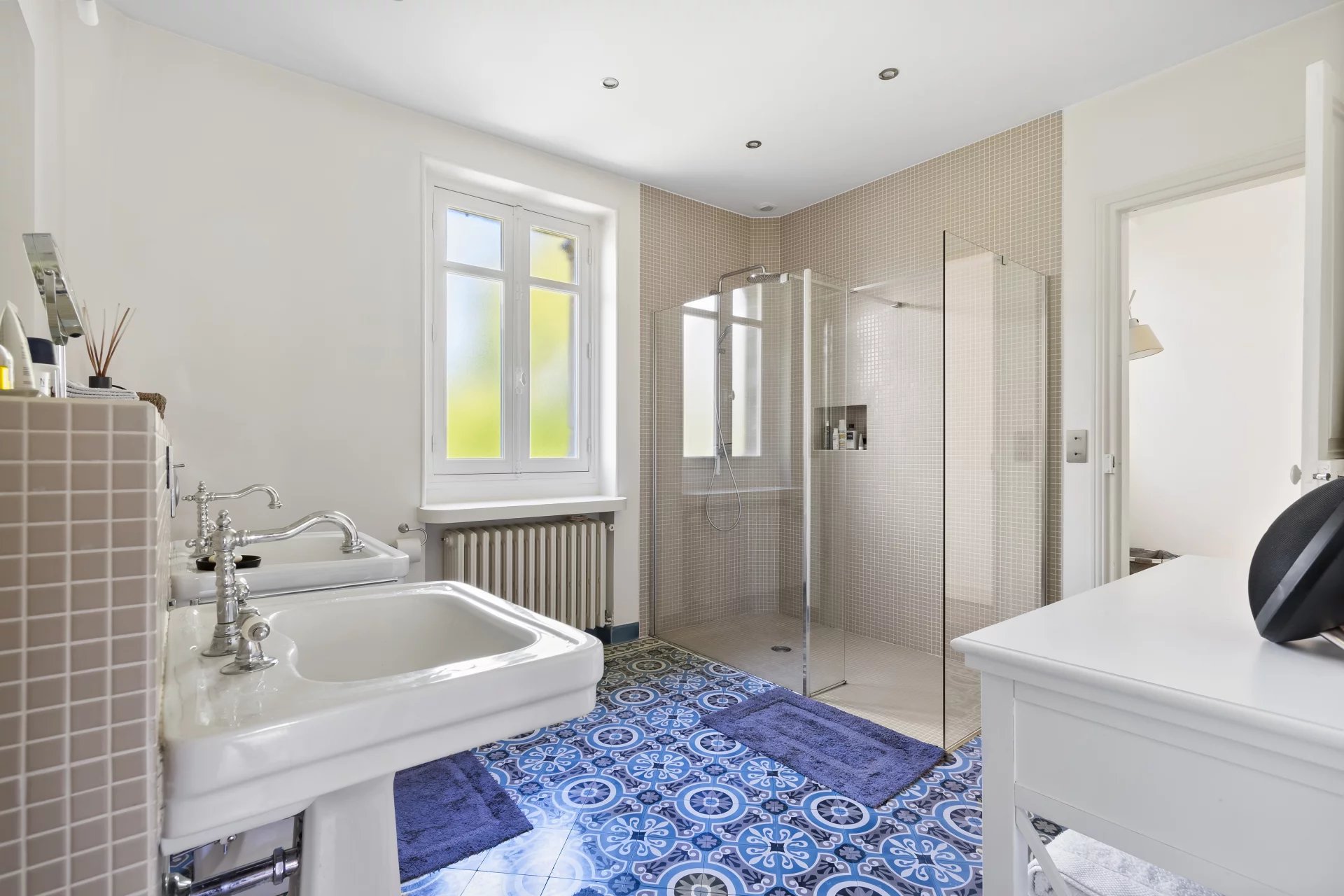 Le Vésinet, Île-de-France, 78110, FR, 6 Bedrooms Bedrooms, ,5 BathroomsBathrooms,Residential,For Sale,1994768