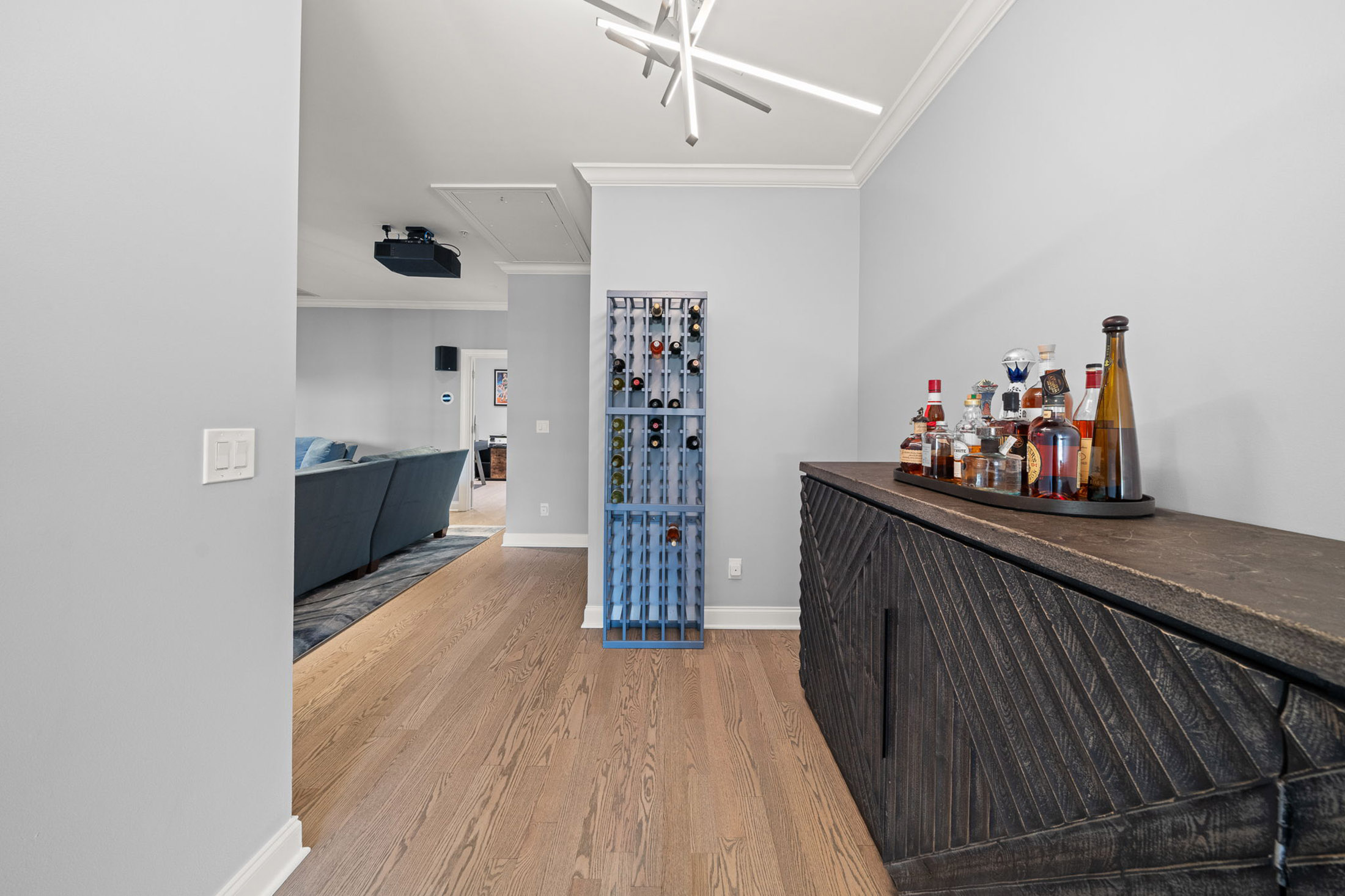  Exceptional Four Level European-inspired Townhome - 物件實景