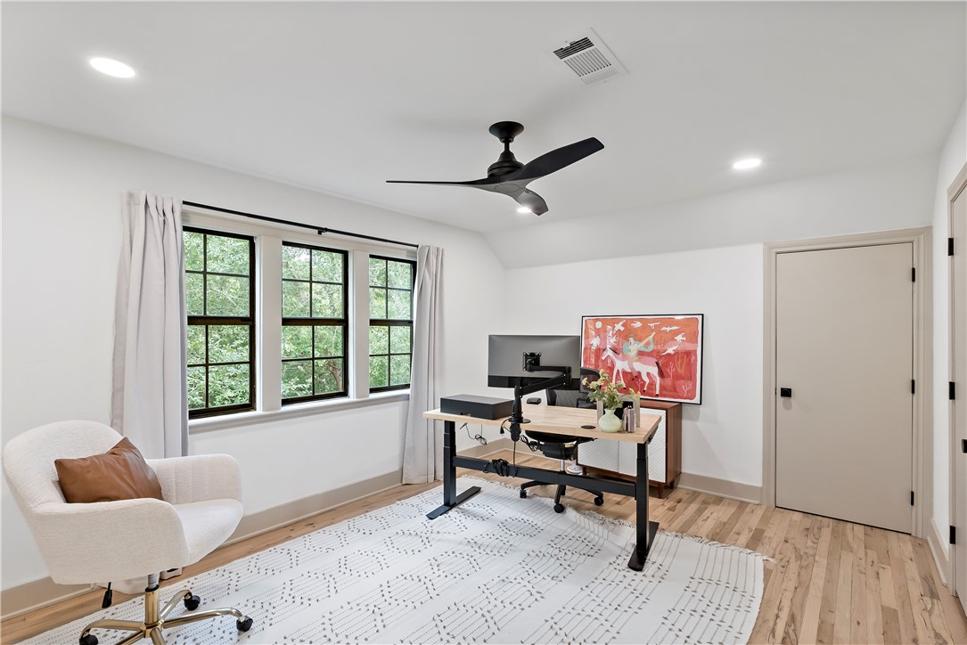 College Station, Texas, 77845, United States, 4 Bedrooms Bedrooms, ,5 BathroomsBathrooms,Residential,For Sale,1932091
