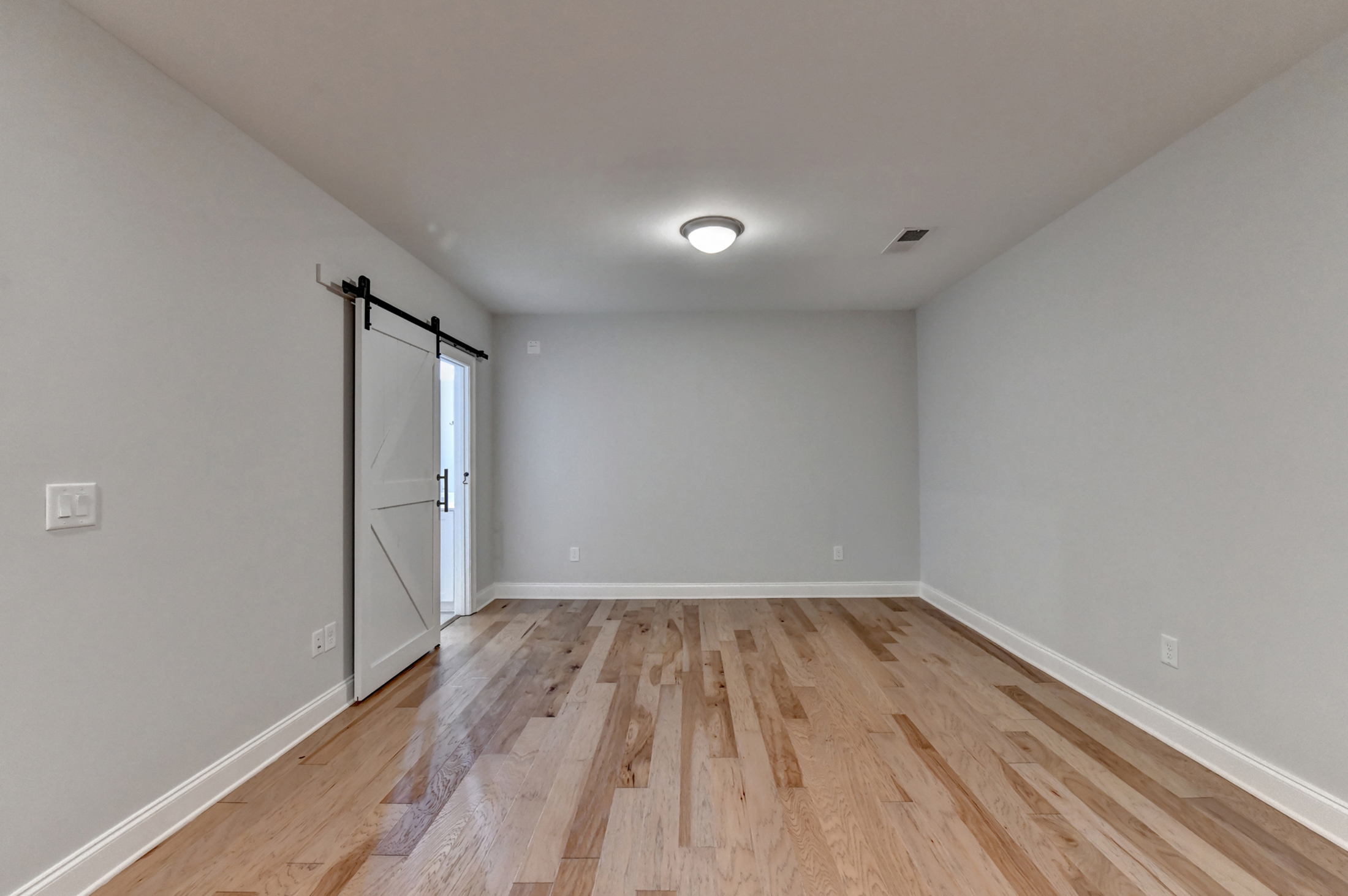 Thoughtfully Designed Milton Home Offers Low-maintenance Living - 物件實景