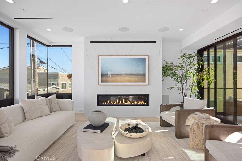 Corona del Mar, California, 92625, United States, 4 Bedrooms Bedrooms, ,5 BathroomsBathrooms,Residential,For Sale,1903577
