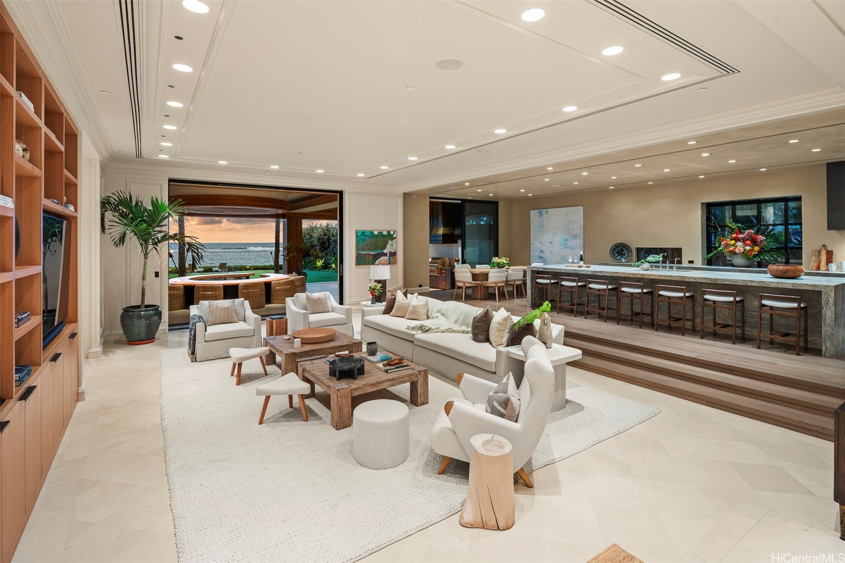 Honolulu, Hawaii, 96816, United States, 6 Bedrooms Bedrooms, ,8 BathroomsBathrooms,Residential,For Sale,1766814